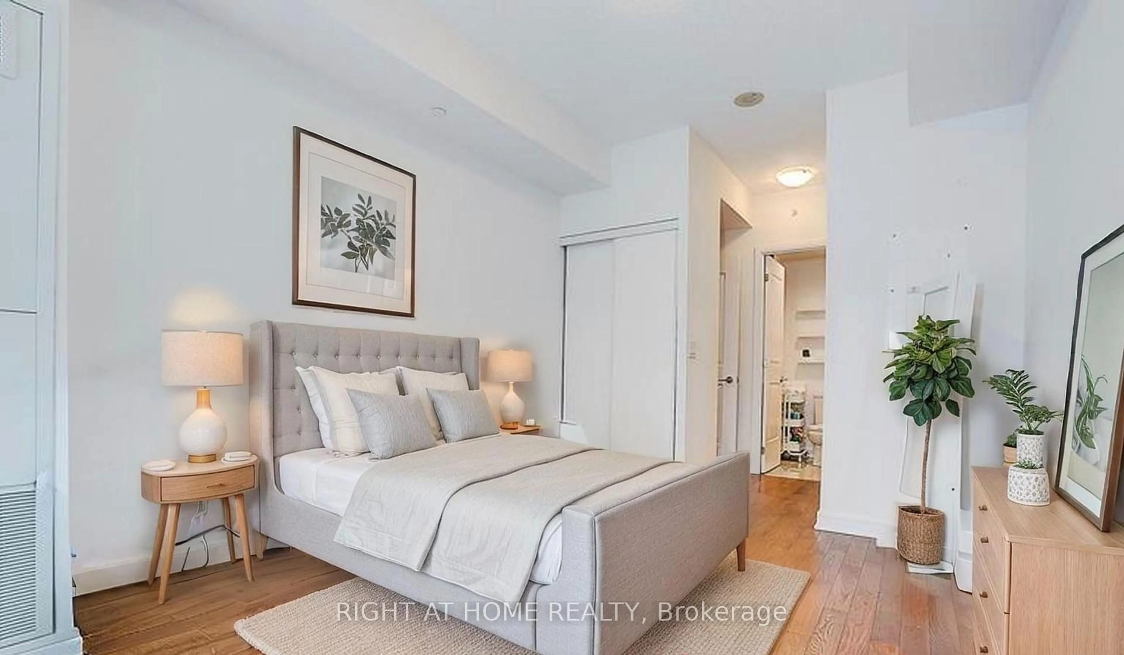 Bedroom with bed, unknown for 9201 YONGE St #205, Richmond Hill Ontario L4C 1H9