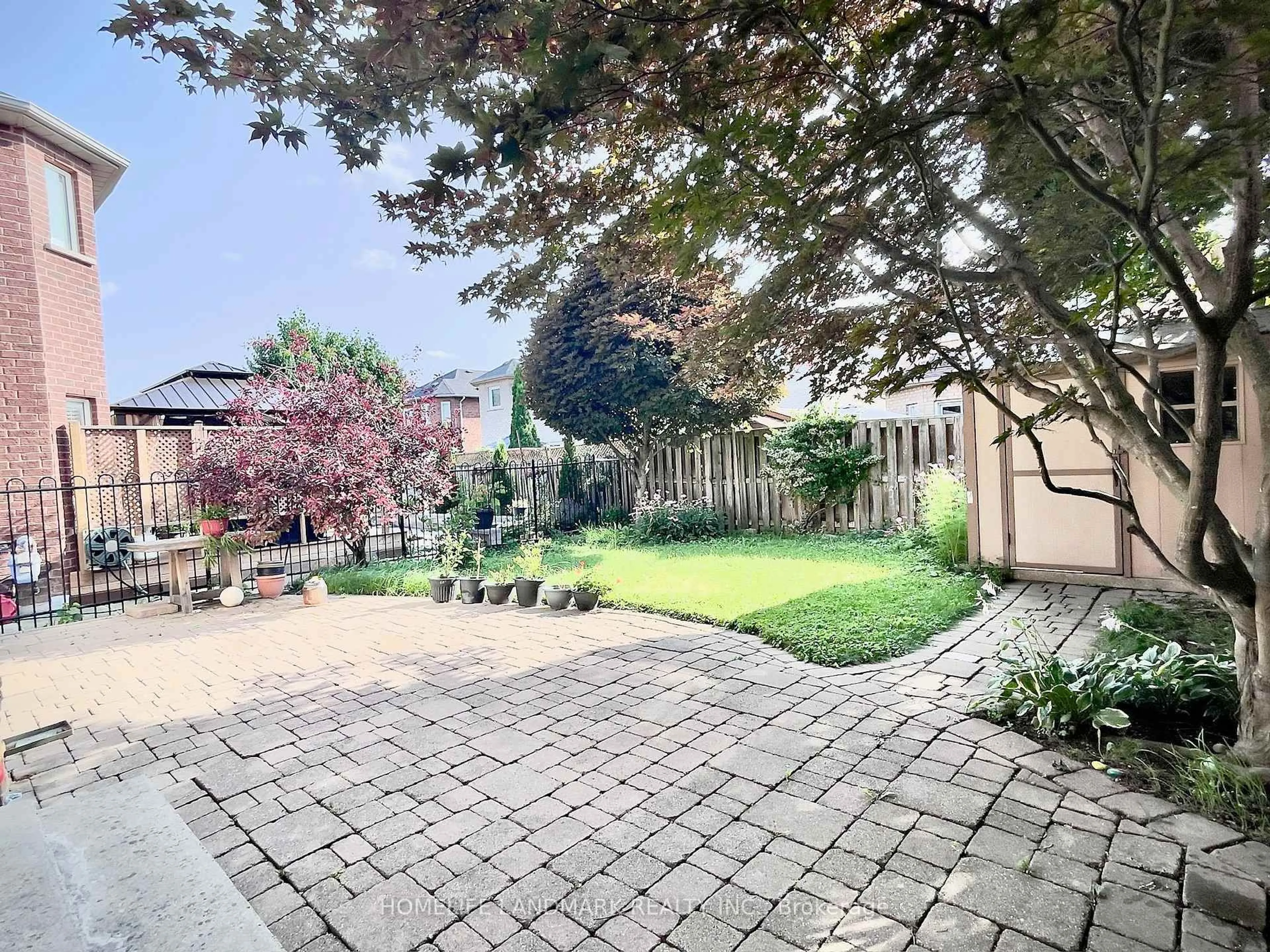 Patio, street for 79 Jordanray Blvd, Newmarket Ontario L3X 2P8