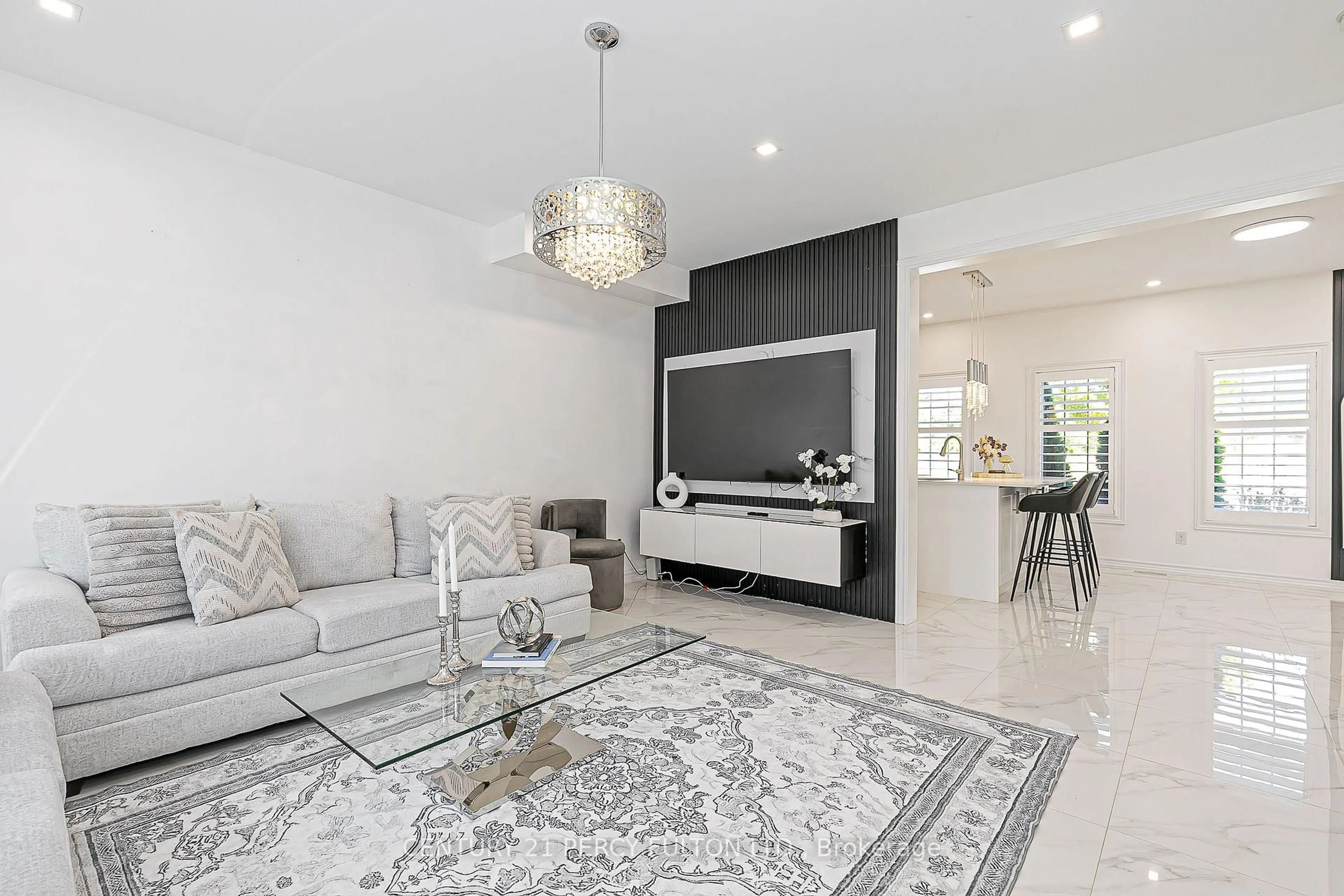 Living room with furniture, unknown for 29 Vettese Crt, Markham Ontario L6B 0V6