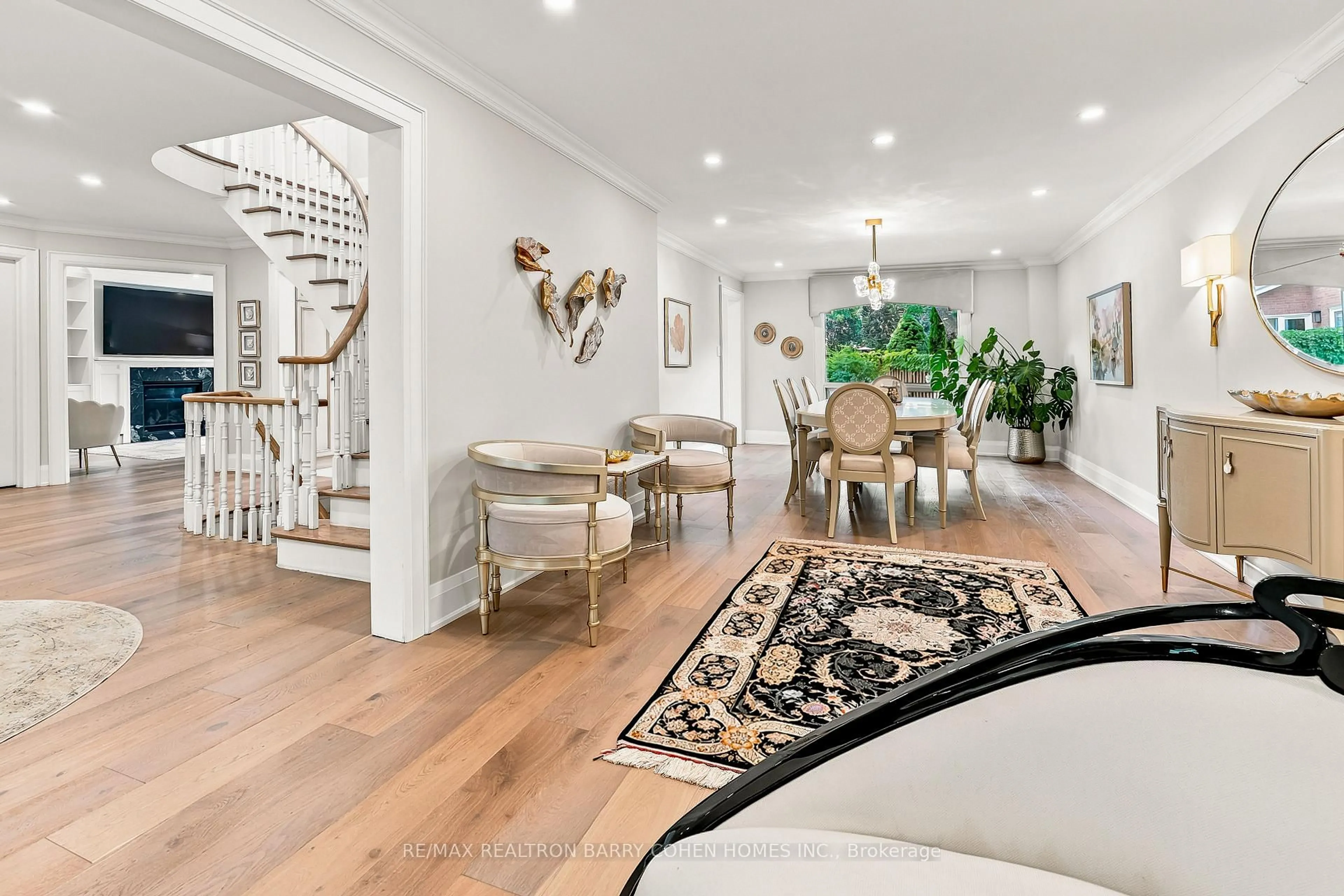 Indoor entryway for 4 Hashbury Pl, Markham Ontario L3T 7H4