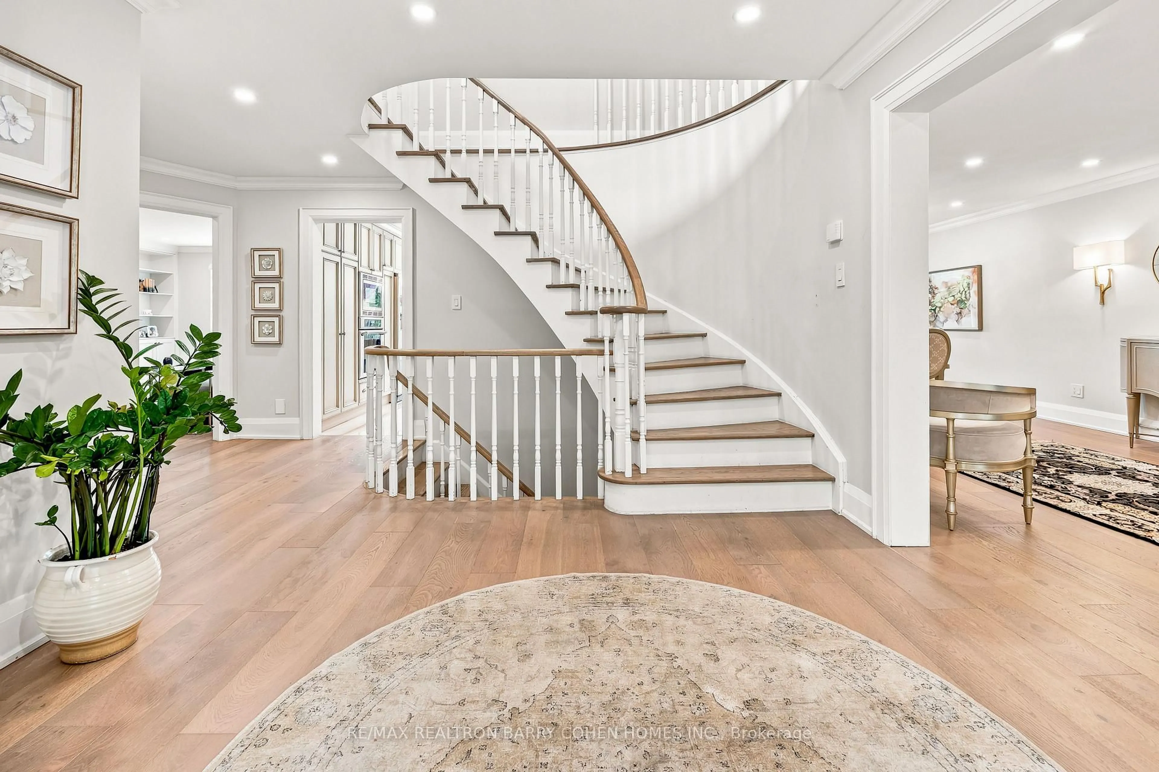 Indoor entryway for 4 Hashbury Pl, Markham Ontario L3T 7H4