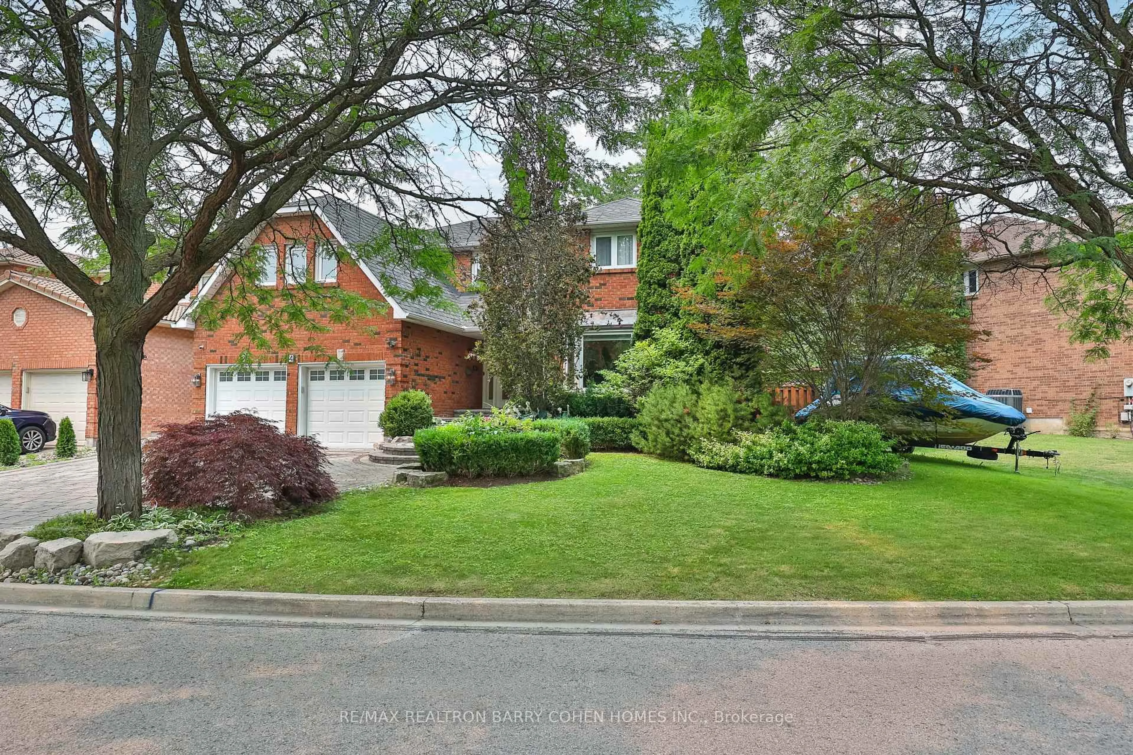 Home with brick exterior material, street for 4 Hashbury Pl, Markham Ontario L3T 7H4