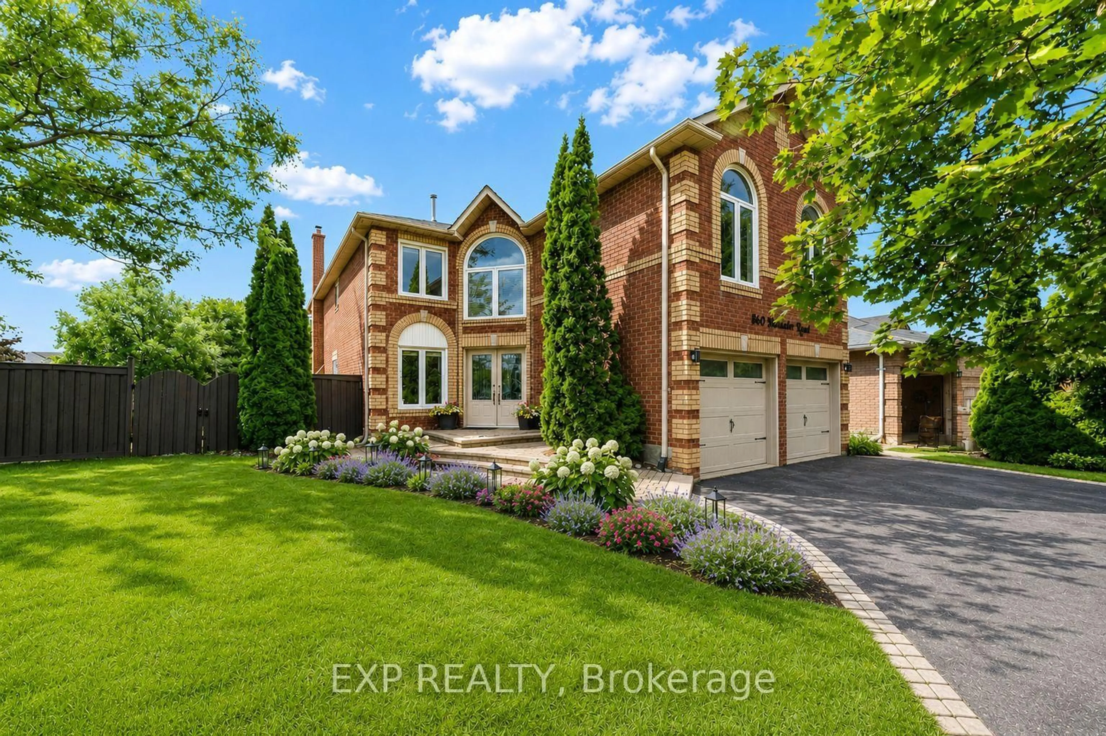 Home with brick exterior material, street for 860 Hollander Rd, Newmarket Ontario L3Y 8G9