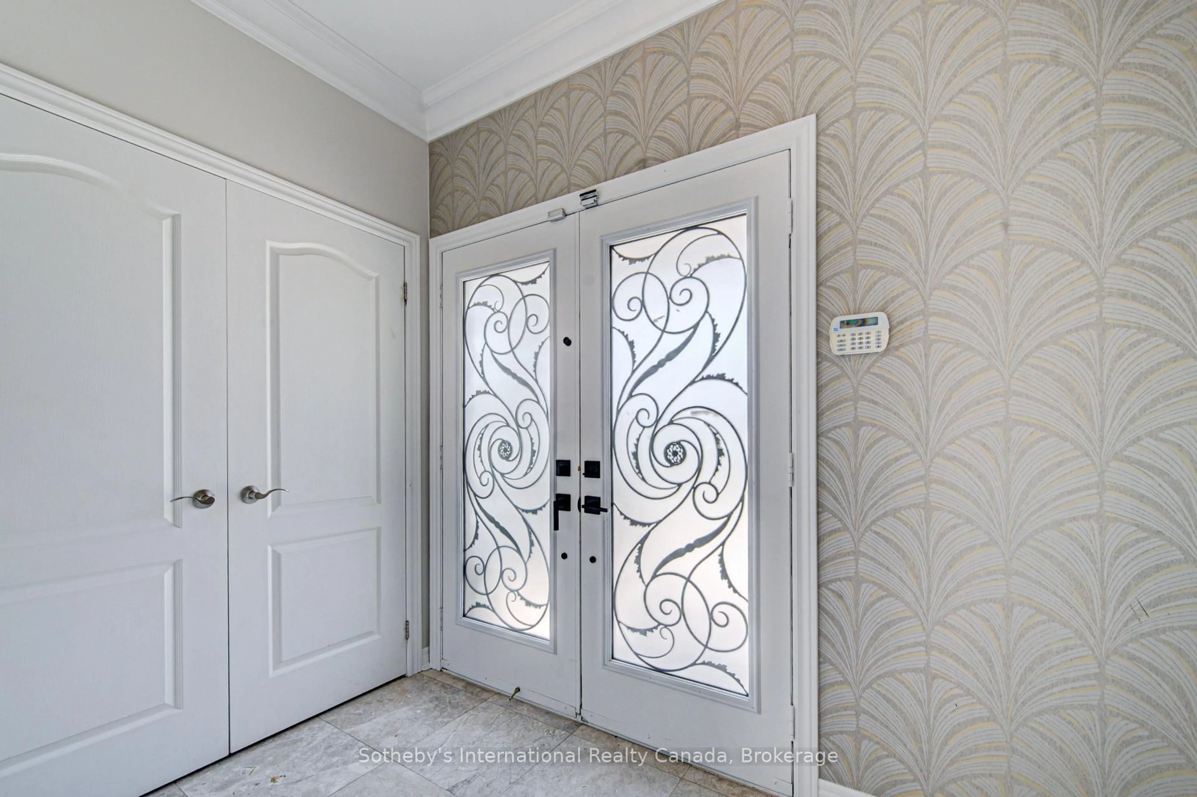 Indoor entryway for 9 Aidan Dr, Vaughan Ontario L4H 0T5