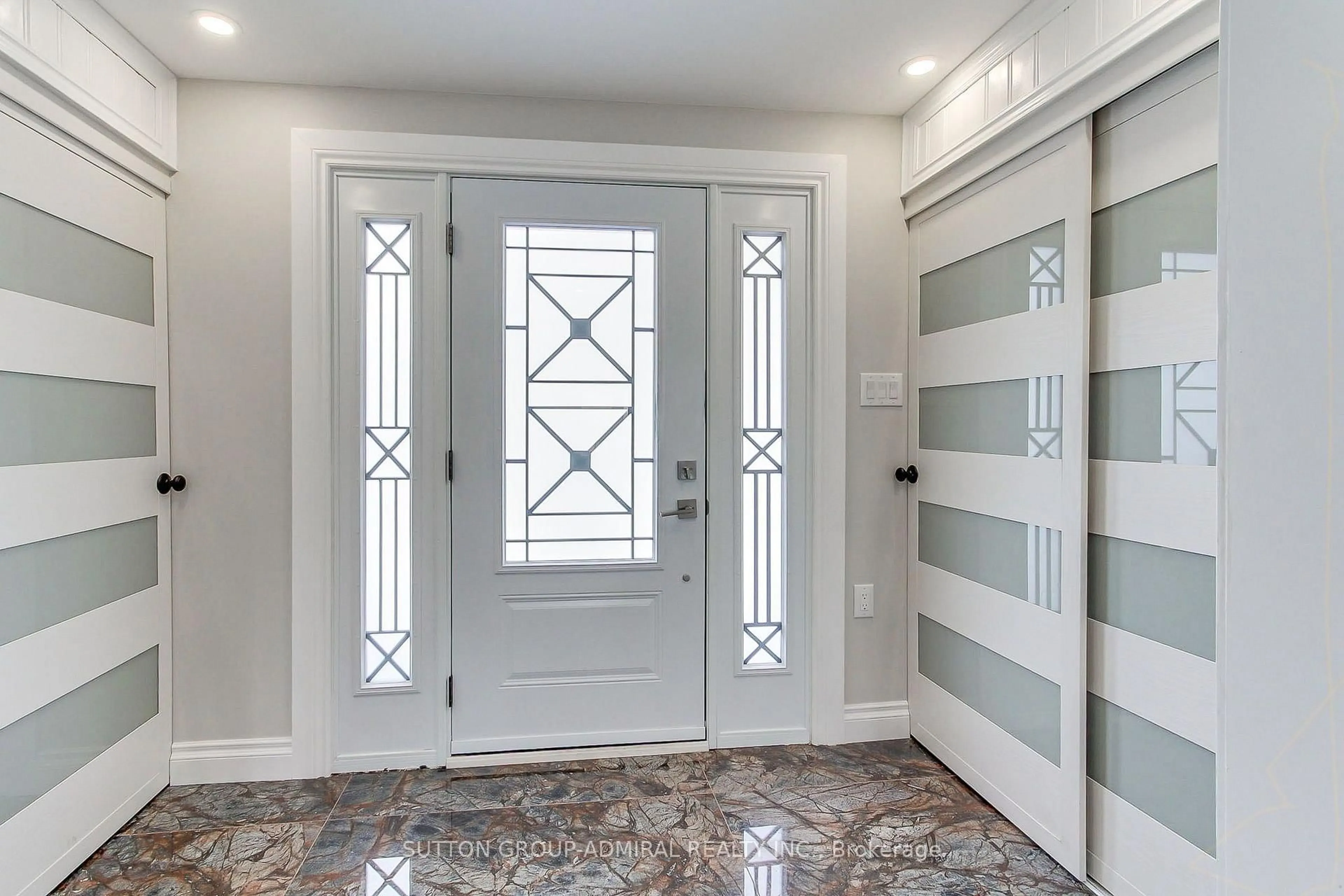Indoor entryway for 7205 19th Side Rd, King Ontario L0G 1T0