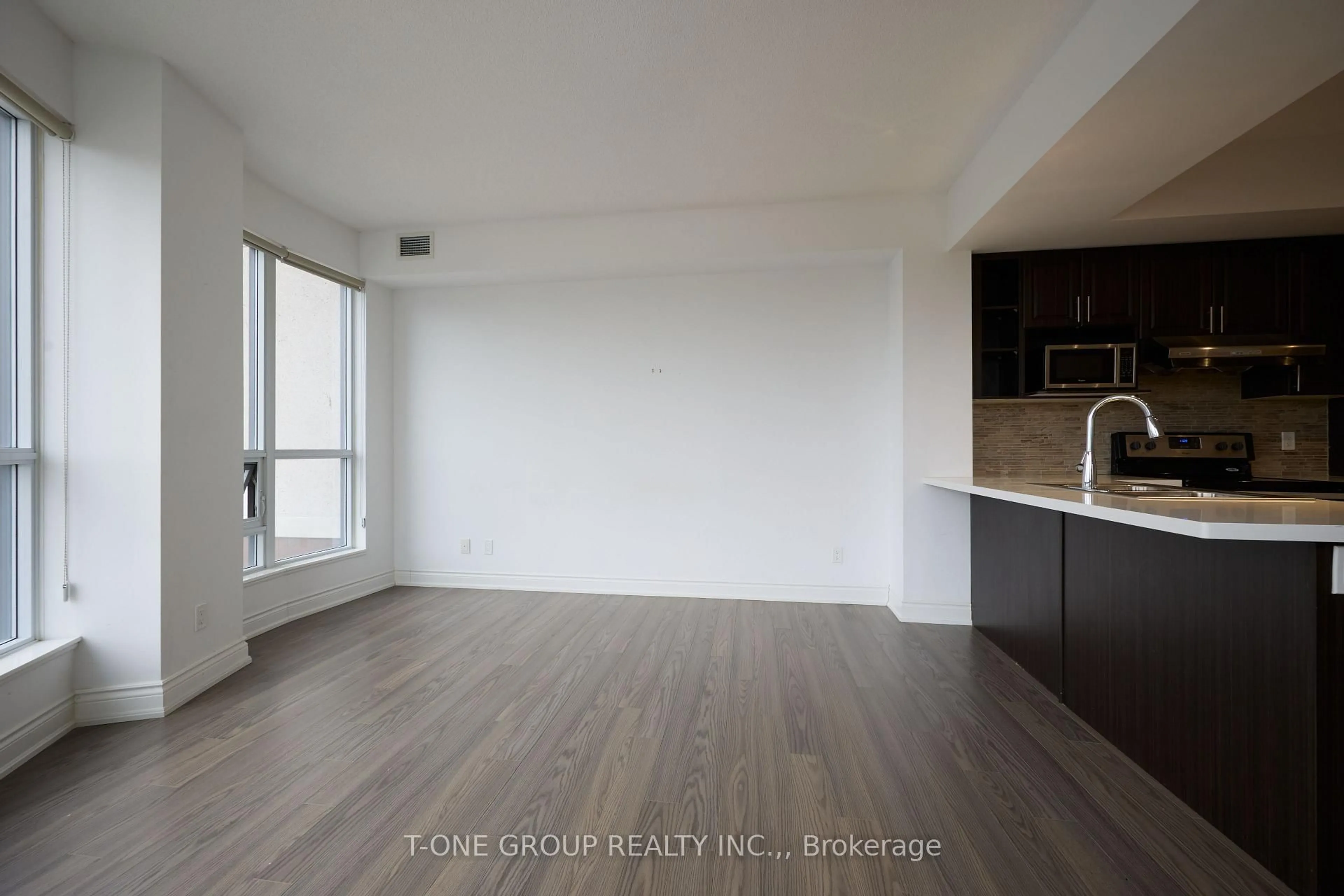 A pic of a room for 99 South Town Centre Blvd #611, Markham Ontario L6G 0E9