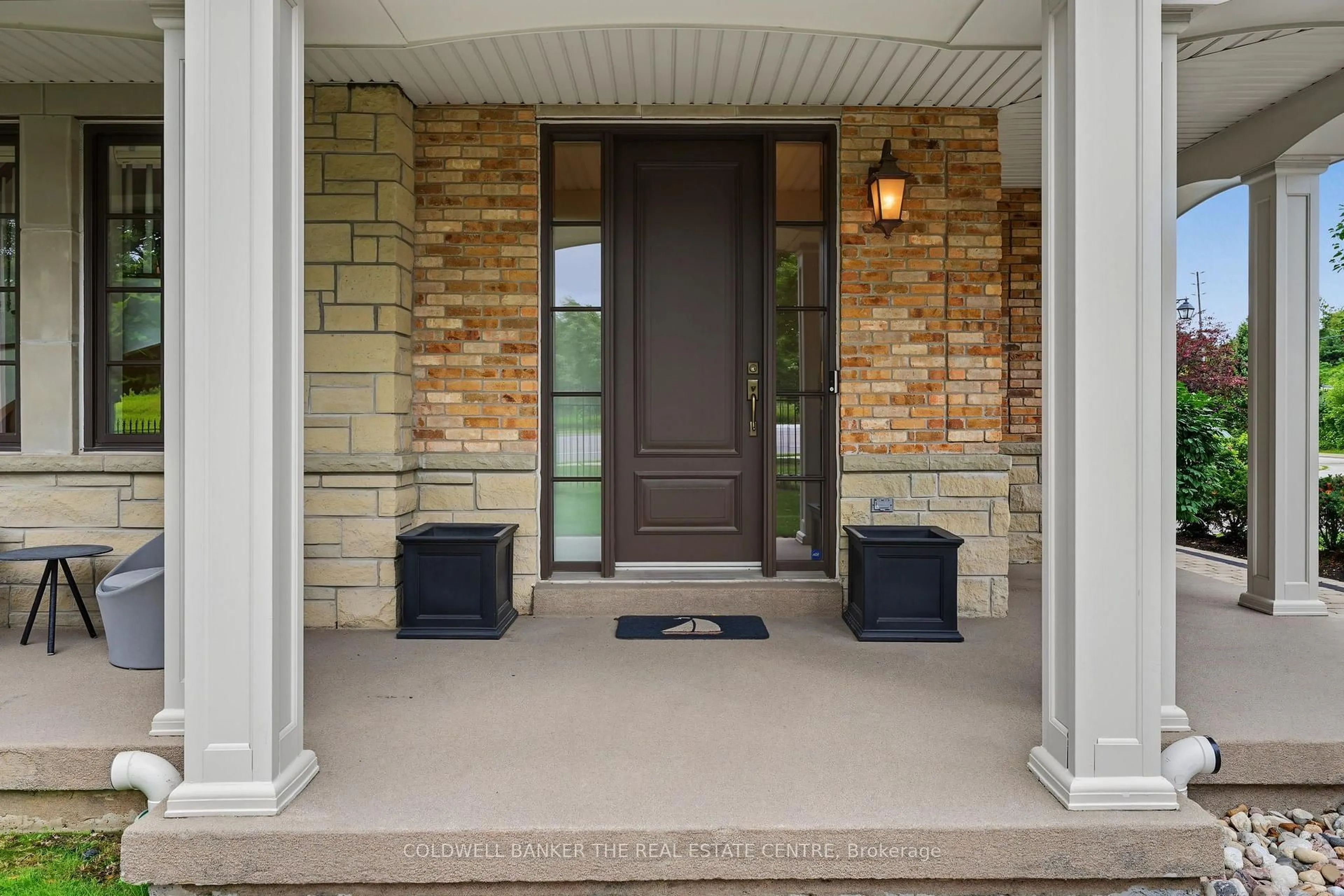 Indoor entryway for 64 Jenny Thompson Crt, Richmond Hill Ontario L4S 0E7