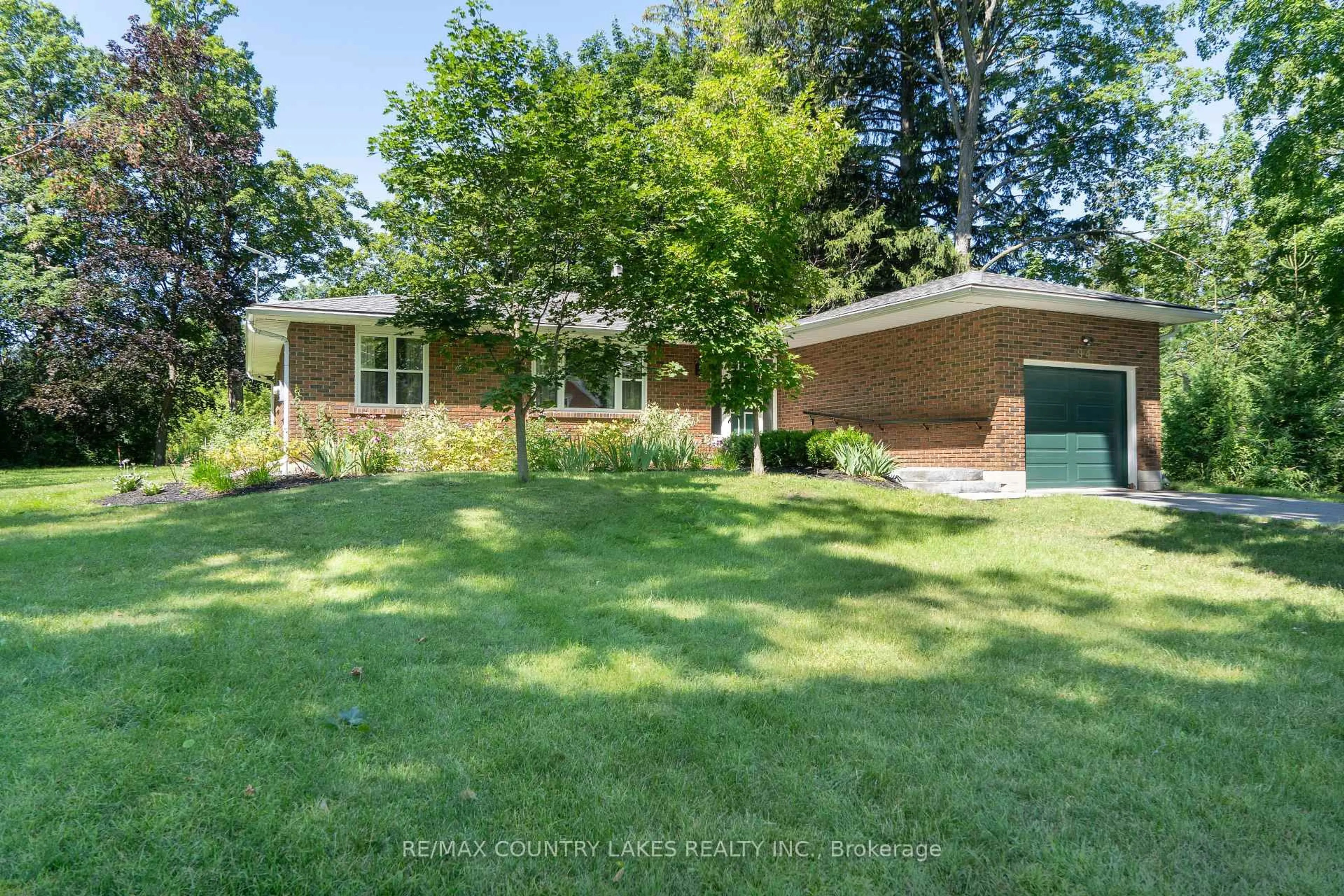 A pic from outside/outdoor area/front of a property/back of a property/a pic from drone, unknown for 94 Laidlaw St, Brock Ontario L0E 1E0
