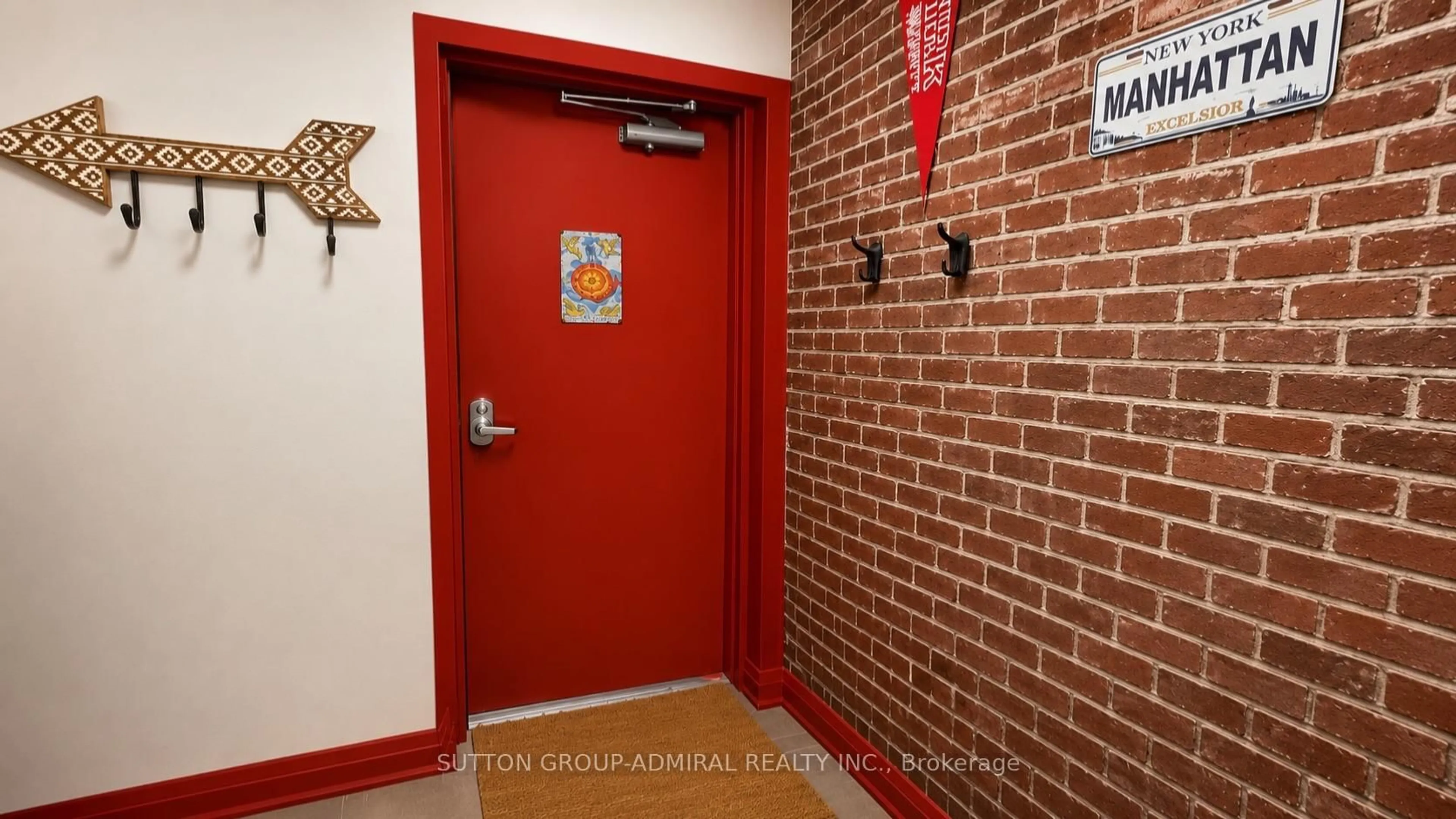 Indoor foyer for 5289 Highway 7 Highway #D703, Vaughan Ontario L4L 0J1