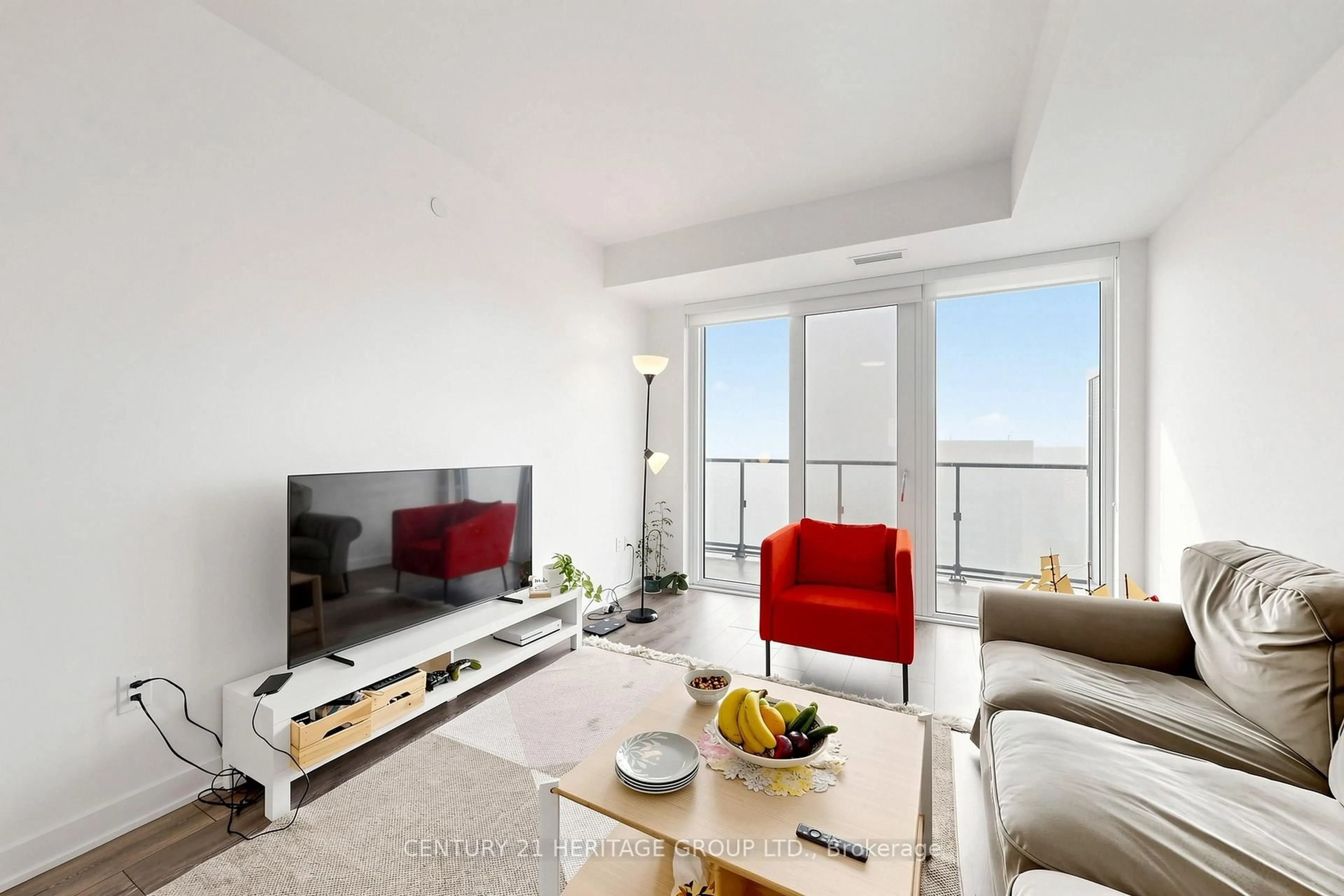 Living room with furniture, unknown for 105 Oneida Cres #2308, Richmond Hill Ontario L4B 0H6