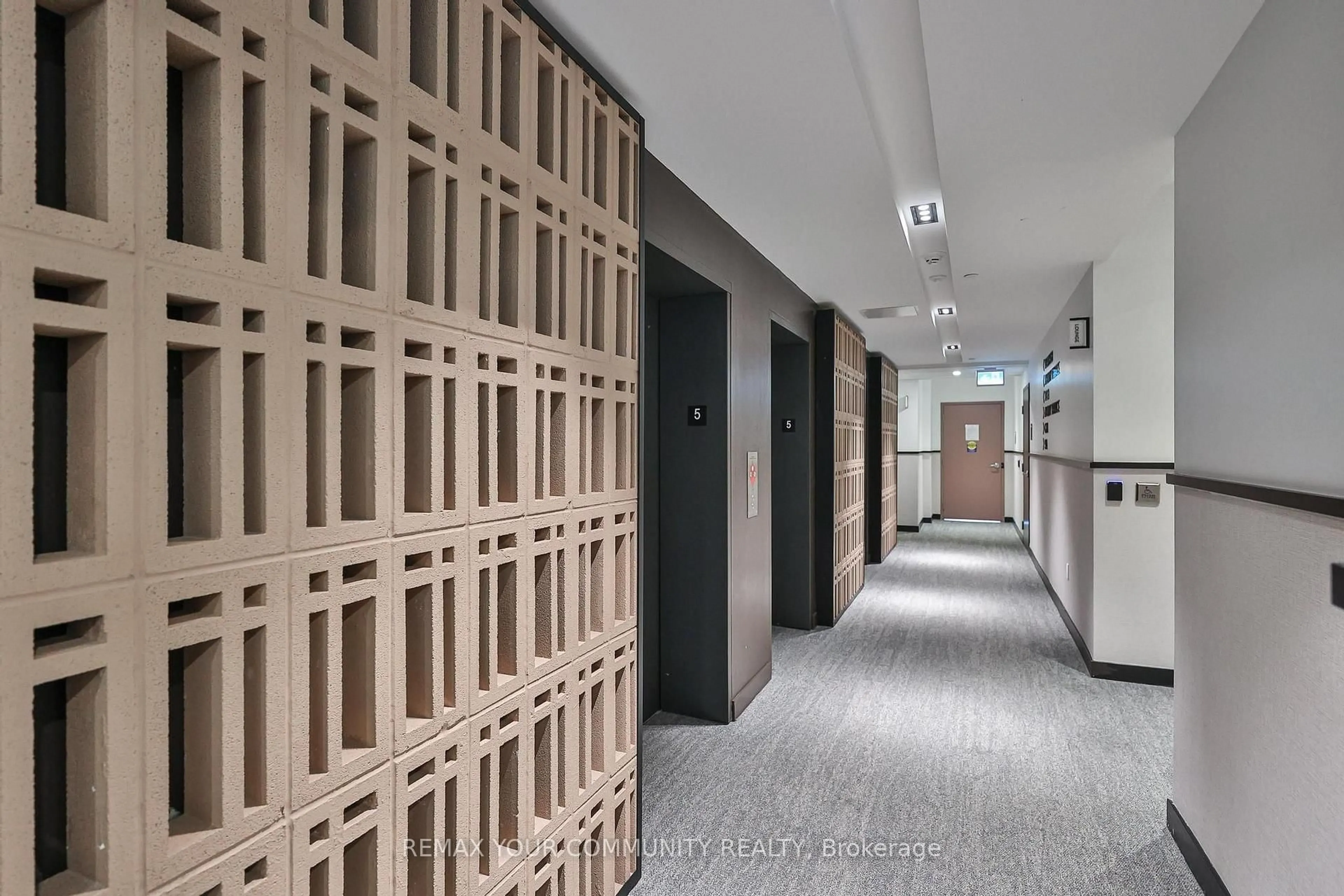 Indoor foyer for 474 Caldari Rd #2302, Vaughan Ontario L4K 0R5