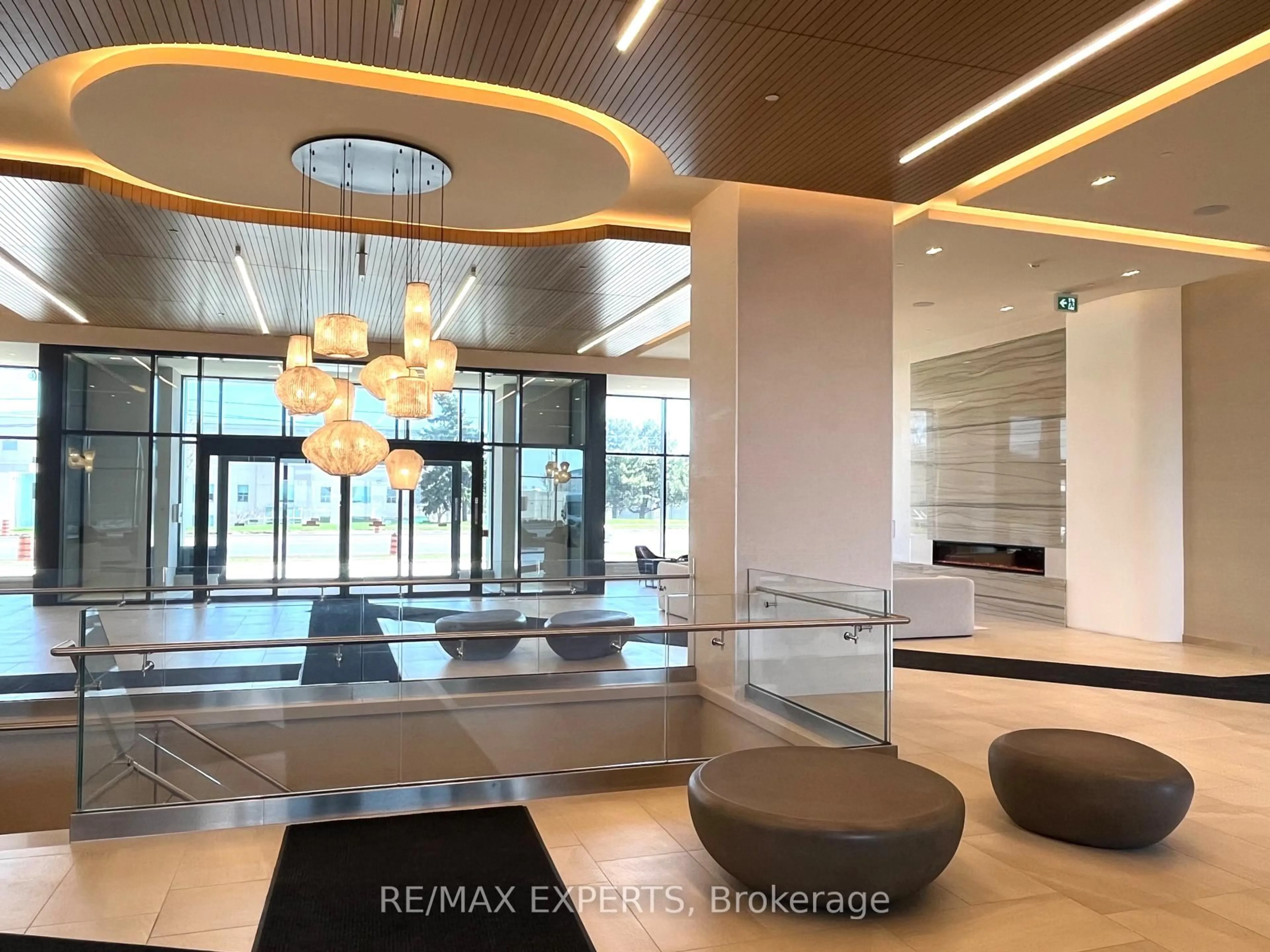 Lobby for 8960 Jane St #1719, Vaughan Ontario L4K 0N9