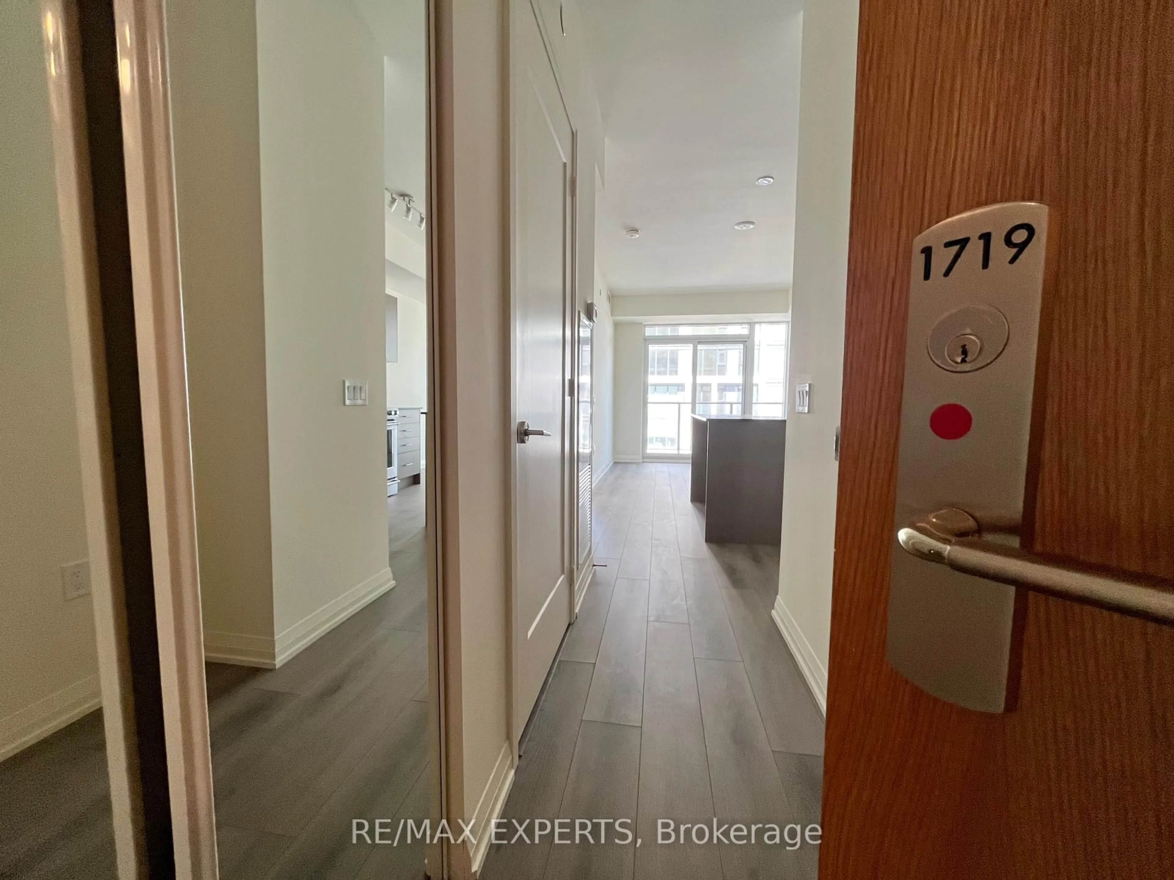 Unknown for 8960 Jane St #1719, Vaughan Ontario L4K 0N9