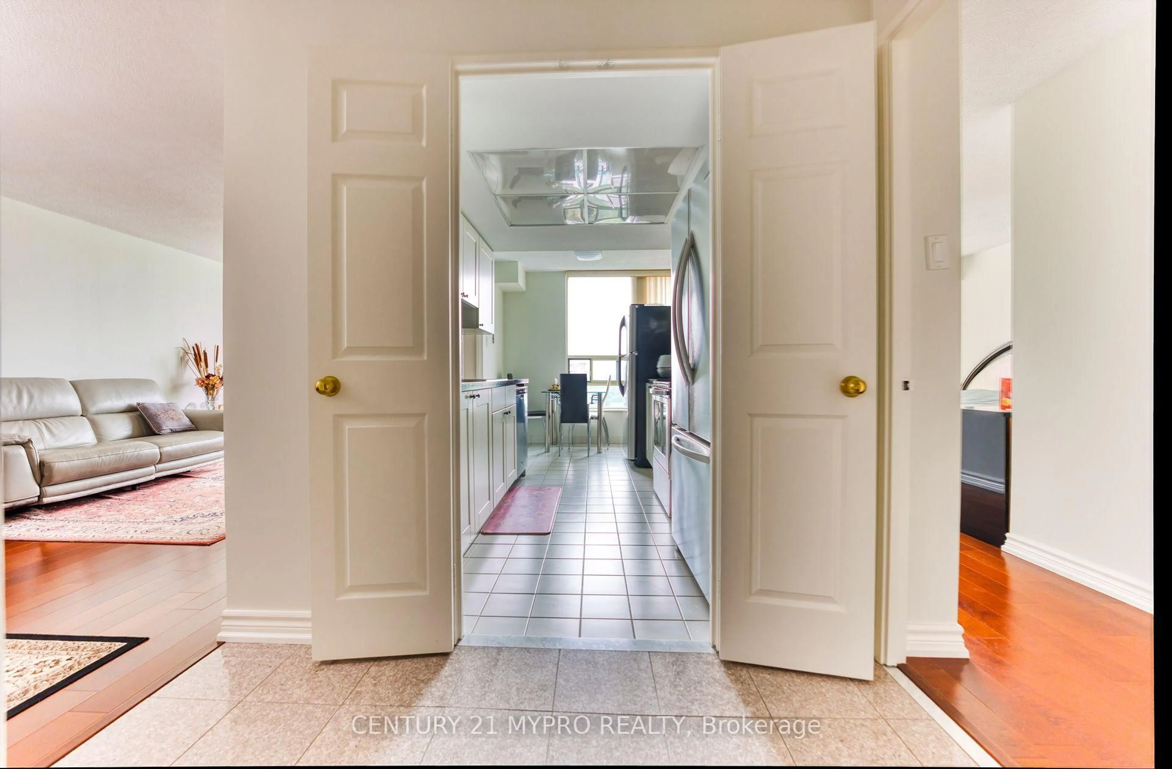 Indoor entryway for 7805 Bayview Ave ##1325, Markham Ontario L3T 7N1