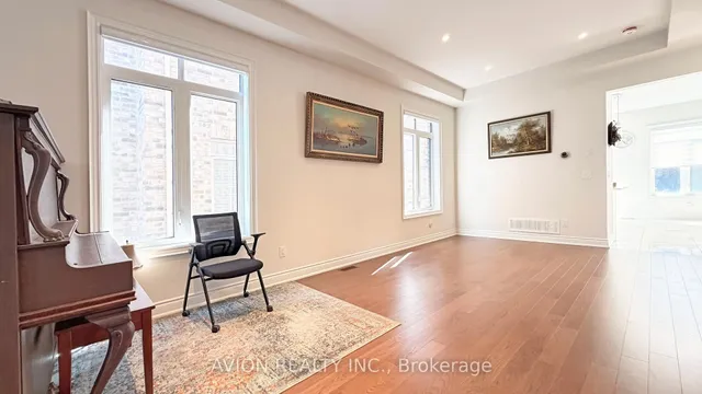 76 Maple Fields Circ, Aurora 3