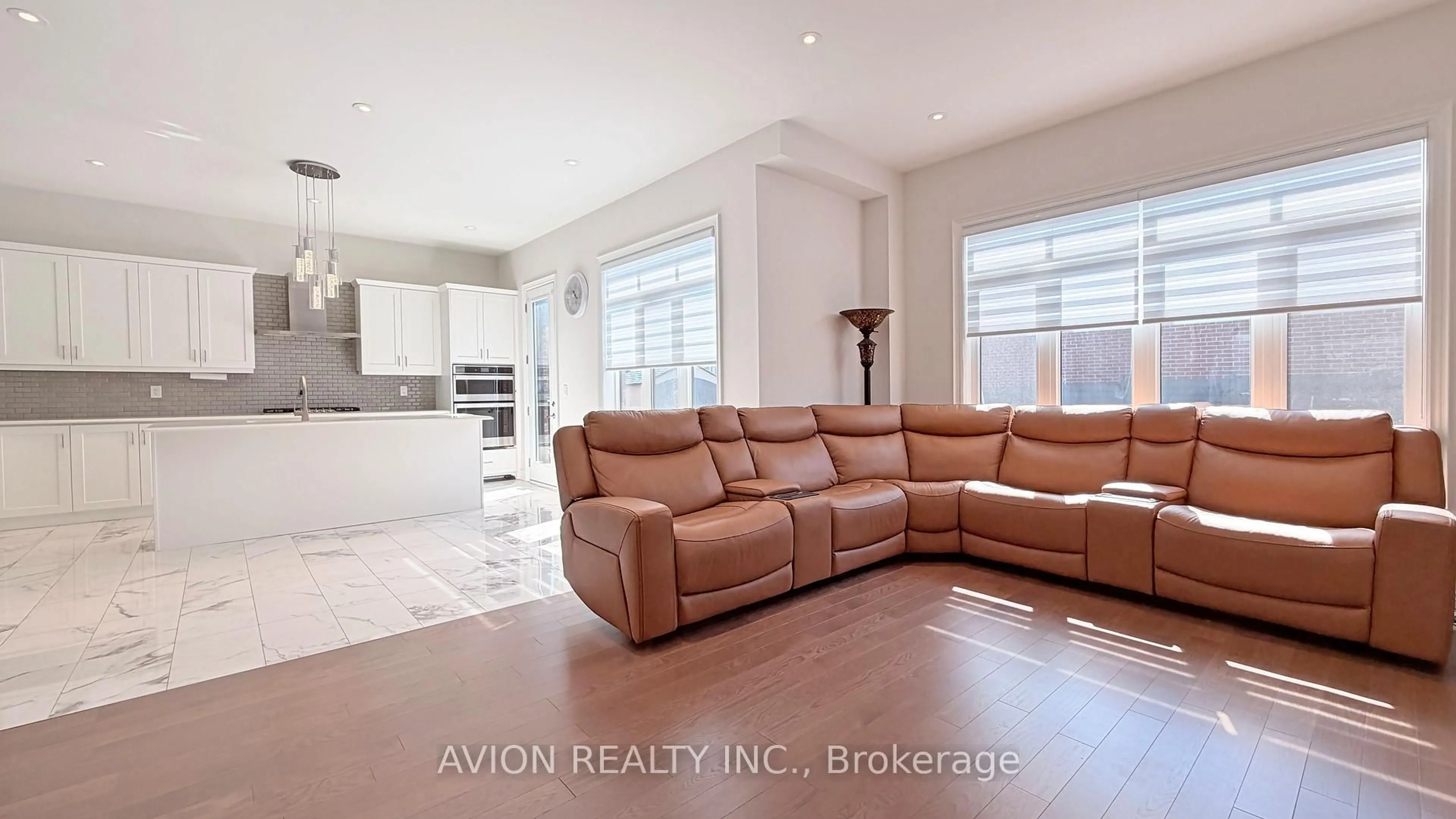 Unknown for 76 Maple Fields Circ, Aurora Ontario L4G 3X6