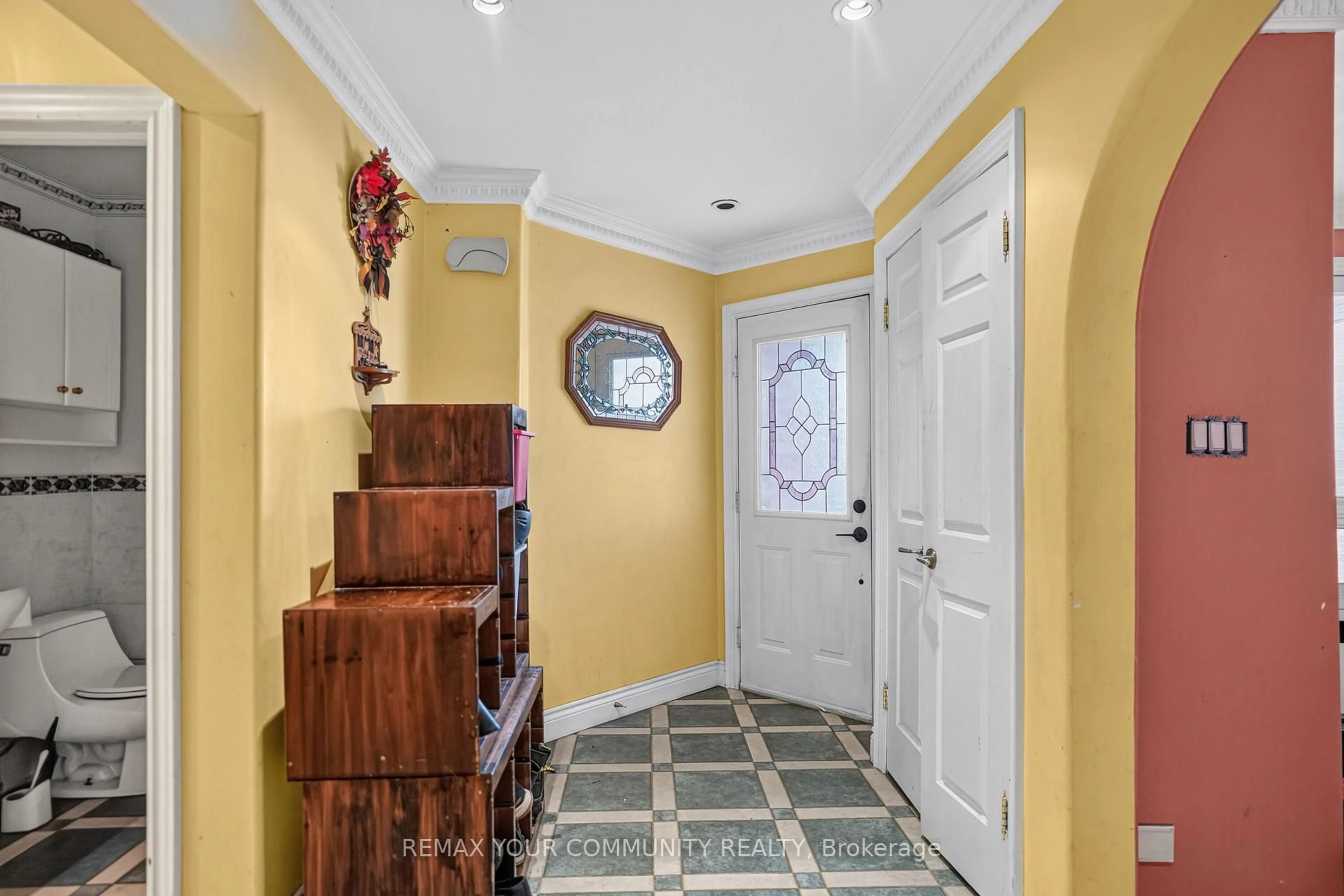 Indoor entryway for 79 Westhampton Dr, Vaughan Ontario L4J 7J7