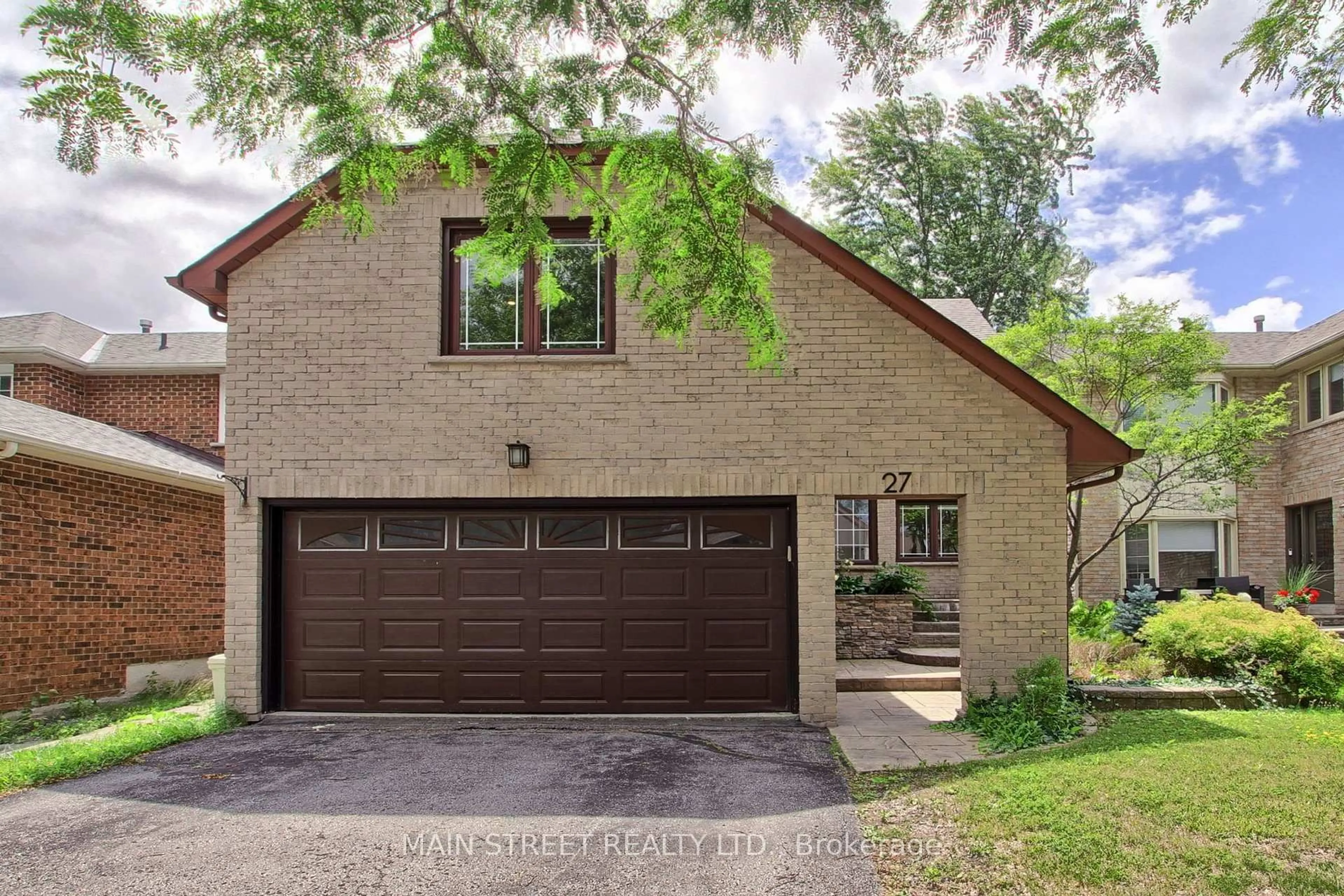 Home with brick exterior material, street for 27 Murdock Ave, Aurora Ontario L4G 5E7