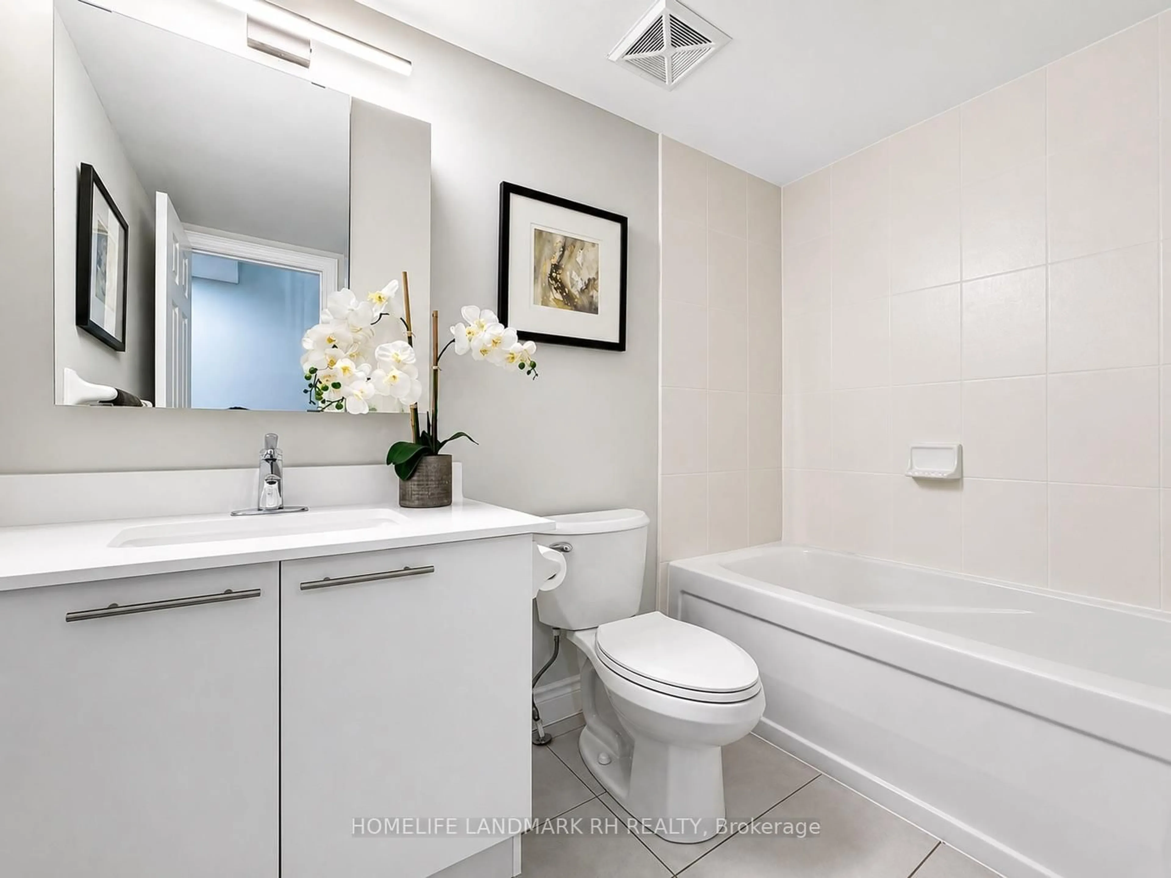 Standard bathroom, ceramic/tile floor for 30 TIMES Ave, Markham Ontario L3T 0A3