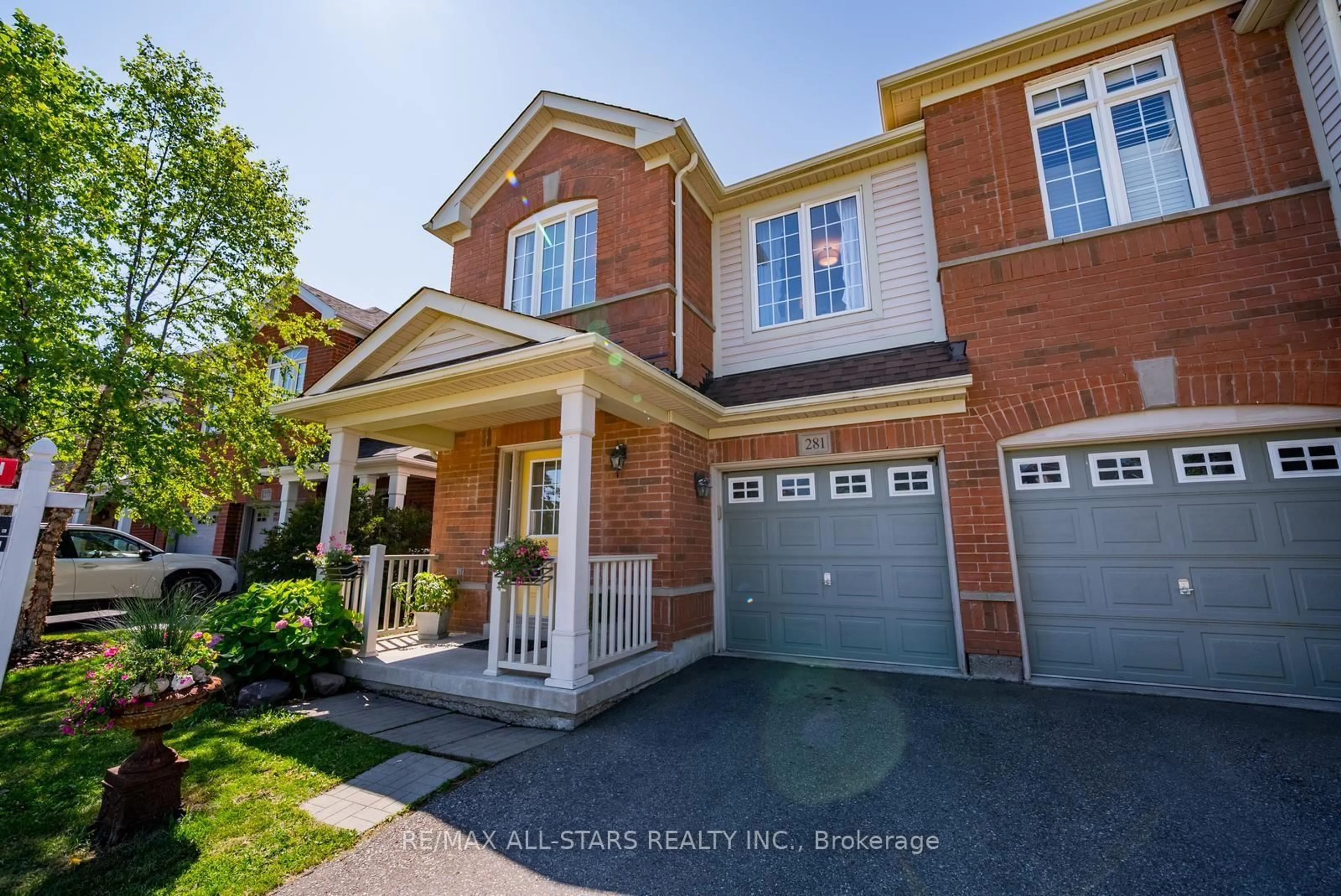 Home with brick exterior material, street for 281 Reeves Way Blvd, Whitchurch-Stouffville Ontario L4A 0H7
