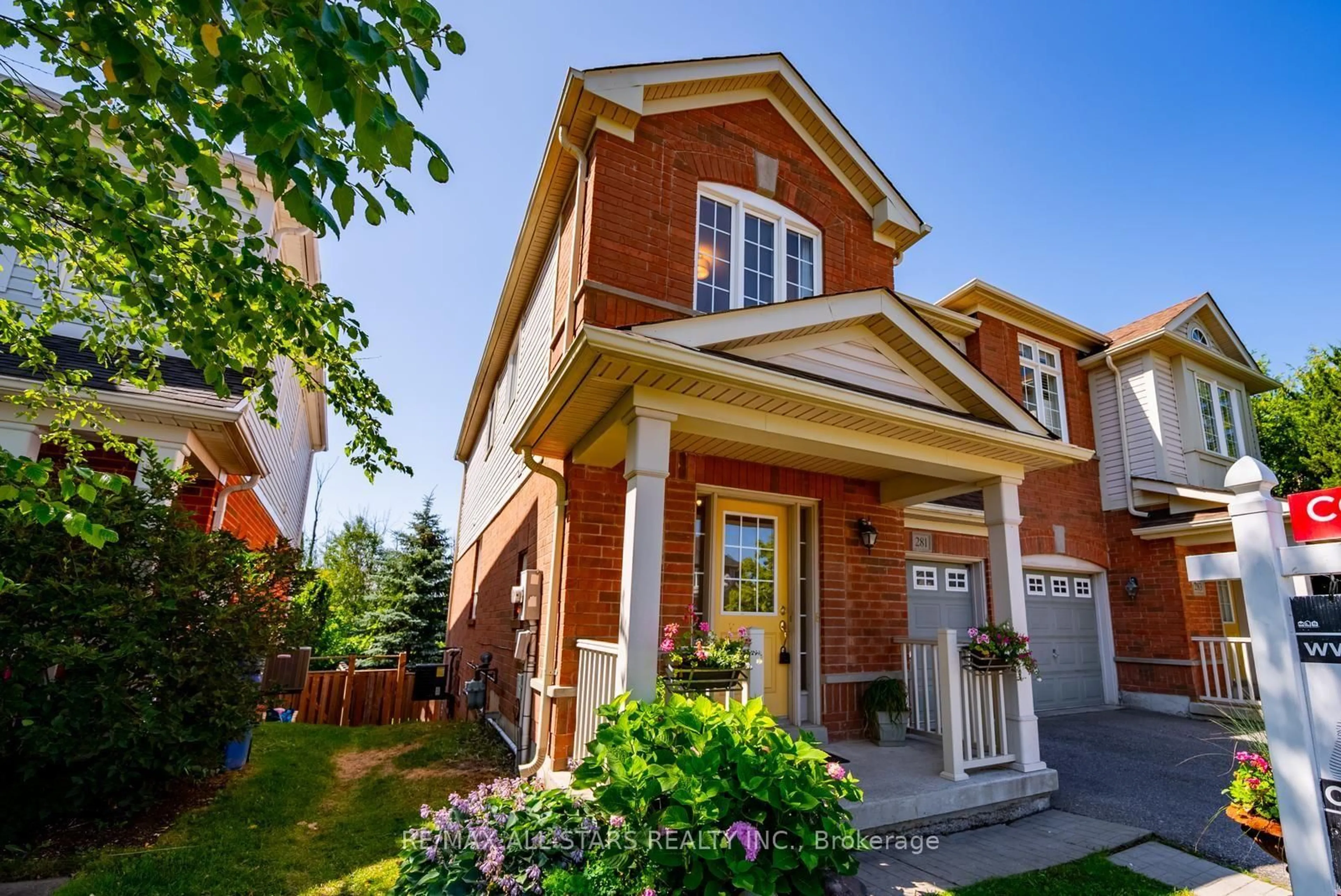 Home with brick exterior material, street for 281 Reeves Way Blvd, Whitchurch-Stouffville Ontario L4A 0H7