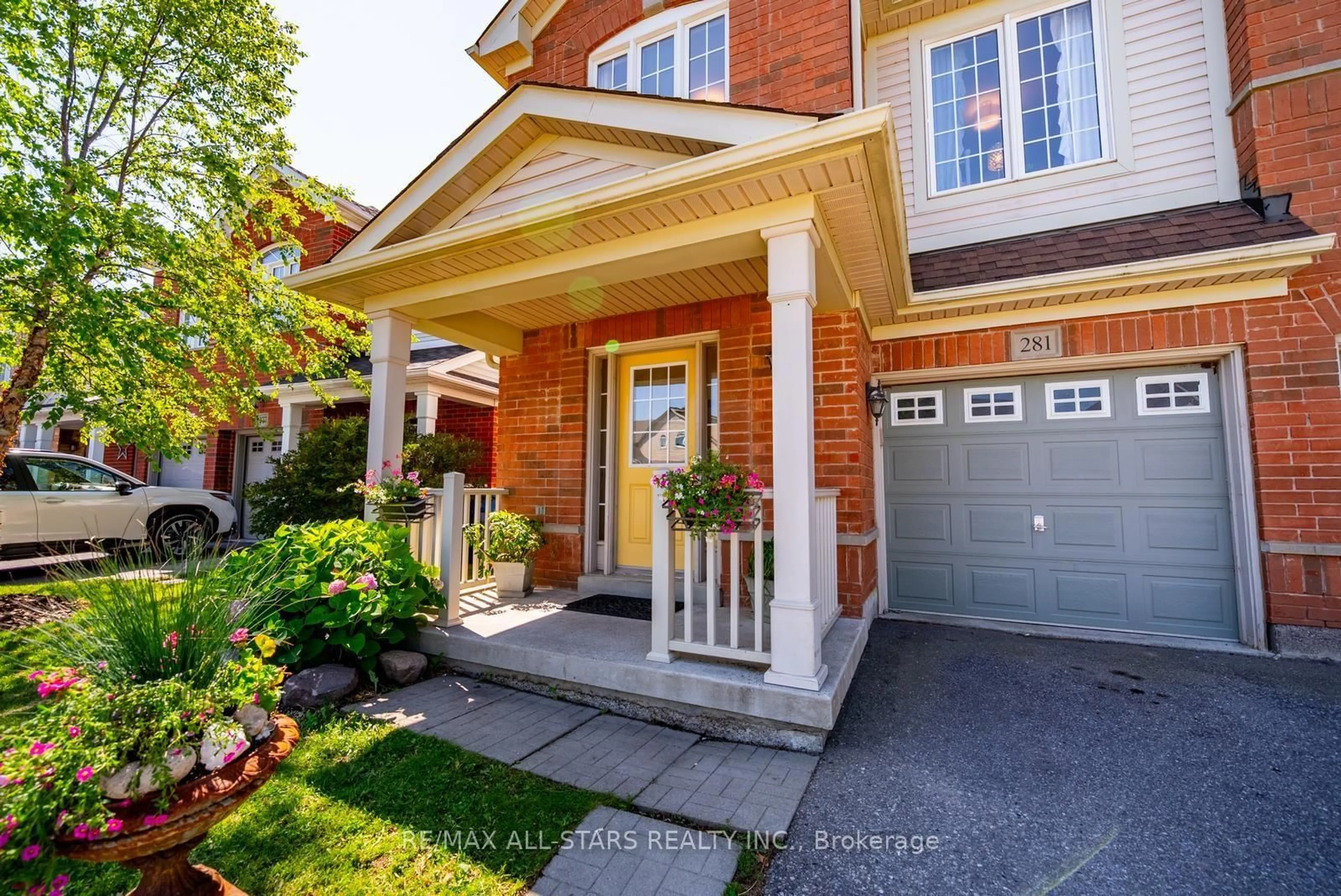 Home with brick exterior material, street for 281 Reeves Way Blvd, Whitchurch-Stouffville Ontario L4A 0H7