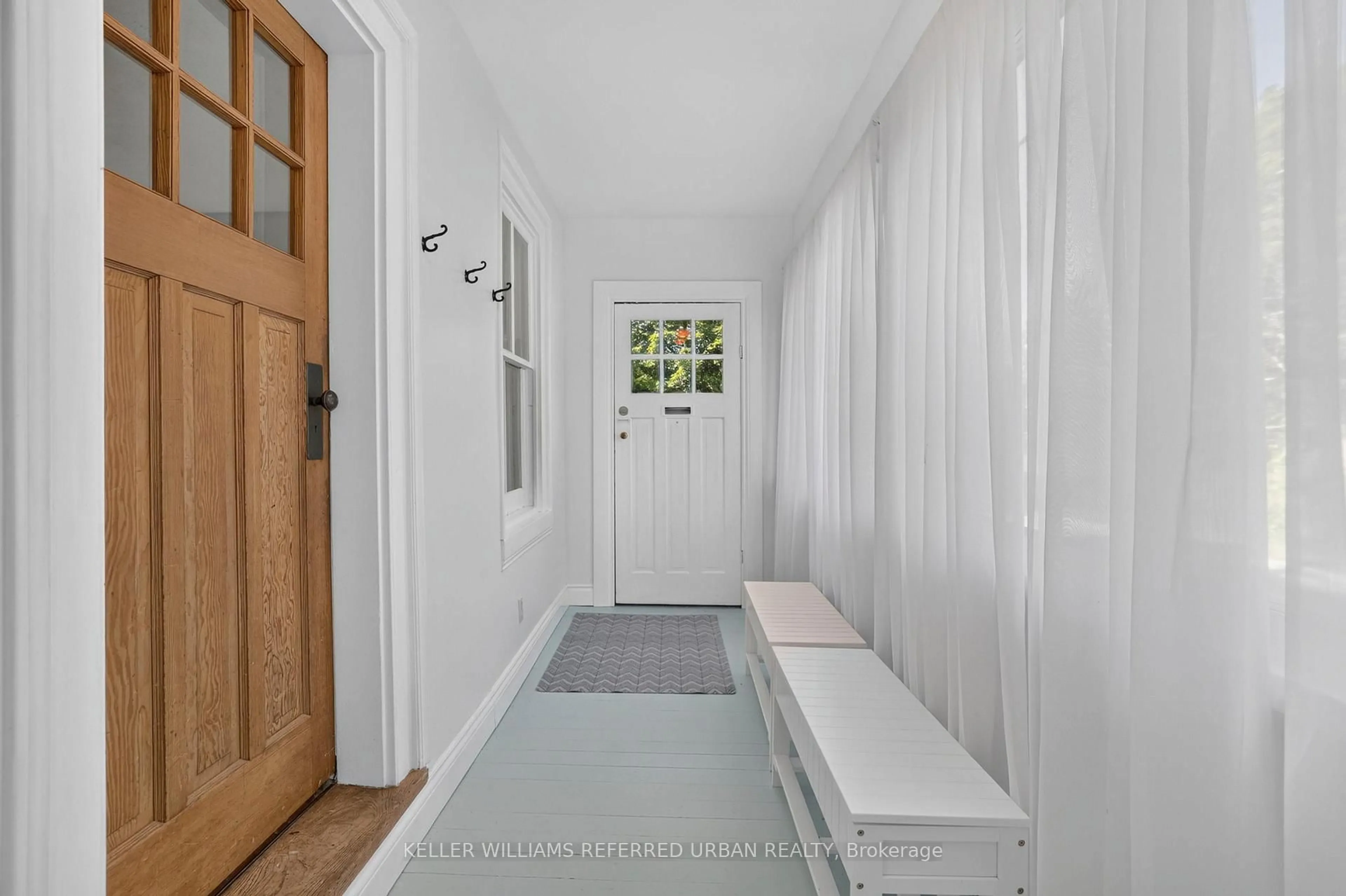 Indoor entryway for 341 Cotter St, Newmarket Ontario L3Y 3X9