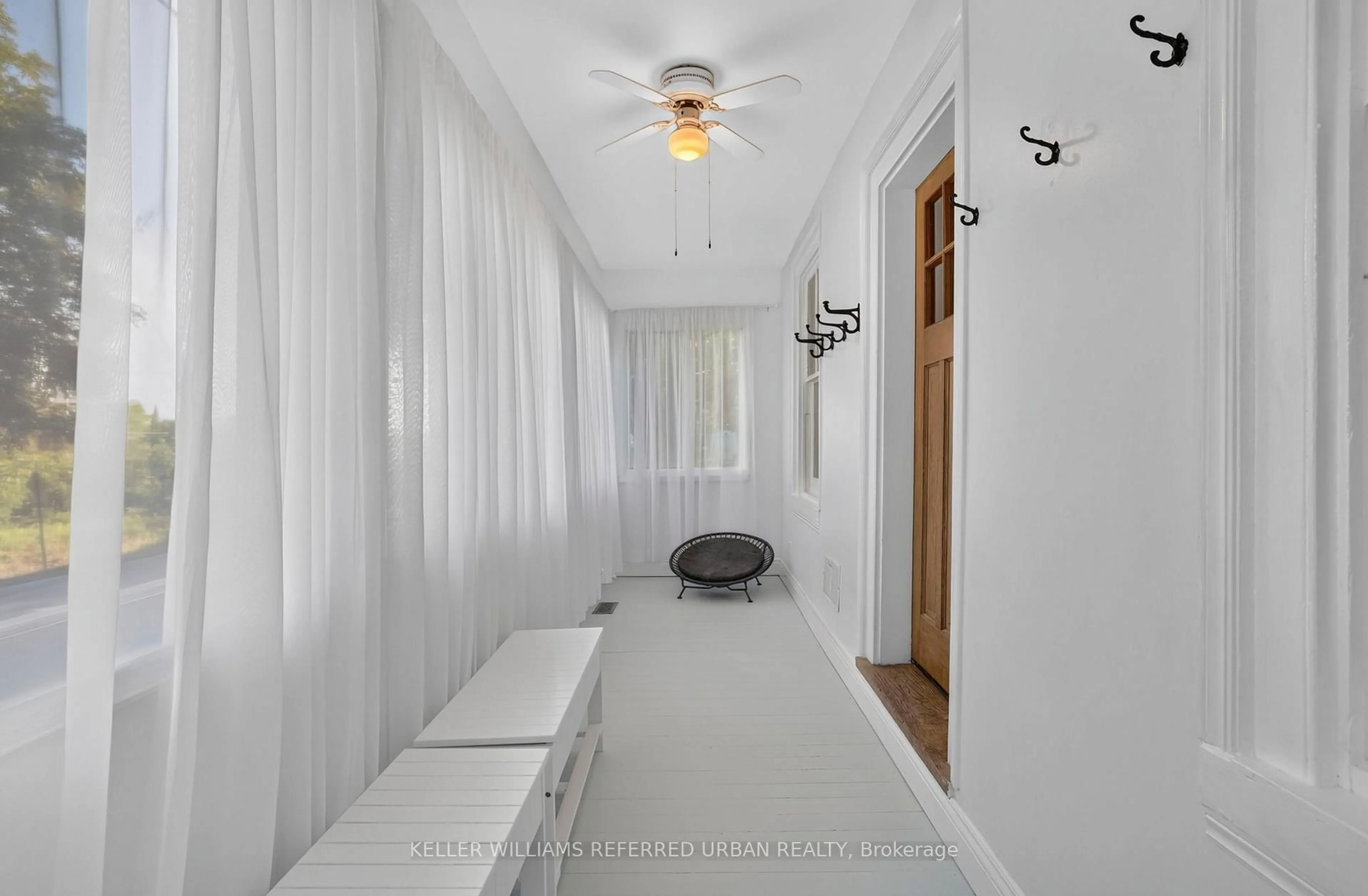 Indoor entryway for 341 Cotter St, Newmarket Ontario L3Y 3X9