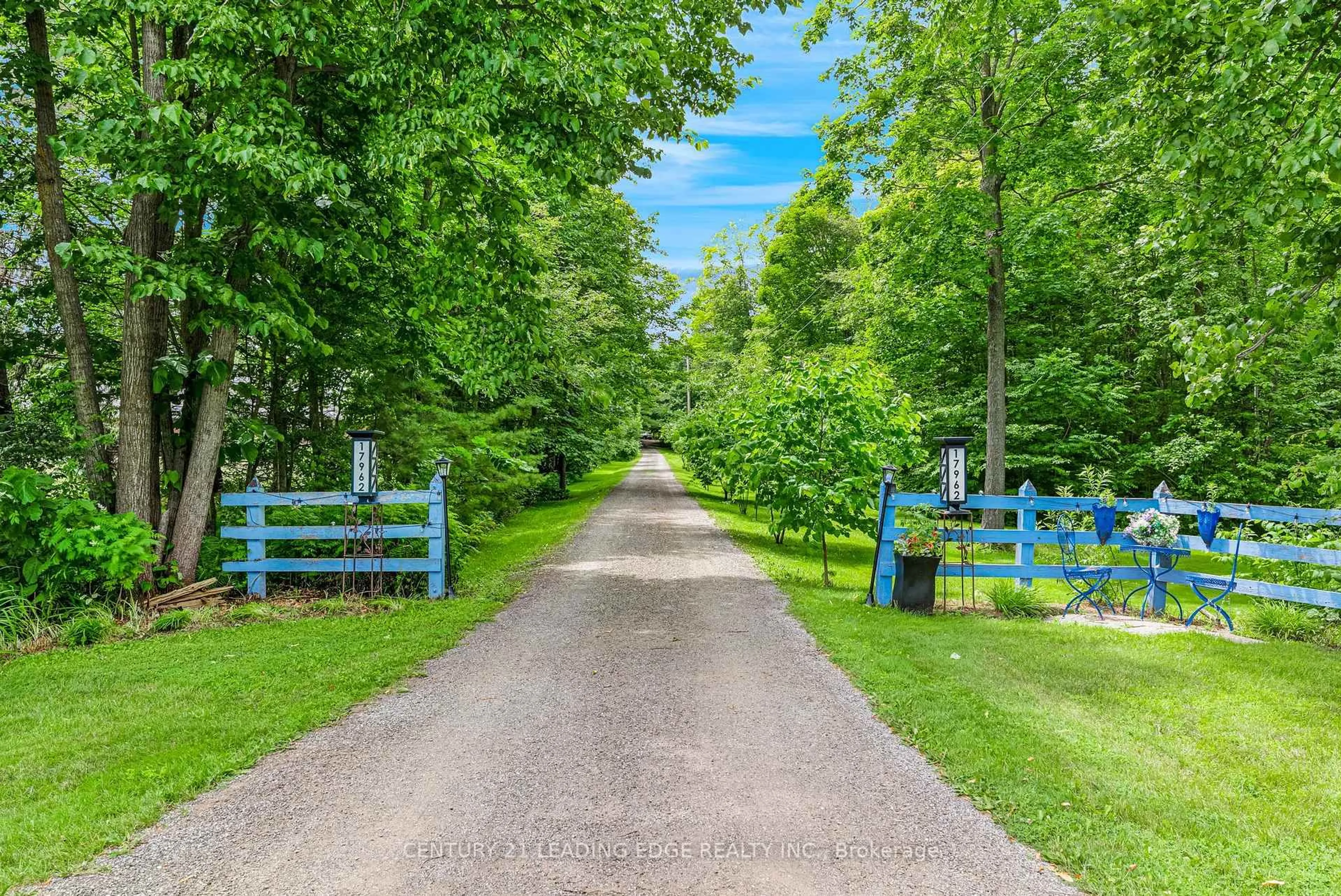 Unknown for 17962 9th Line, East Gwillimbury Ontario L0G 1M0