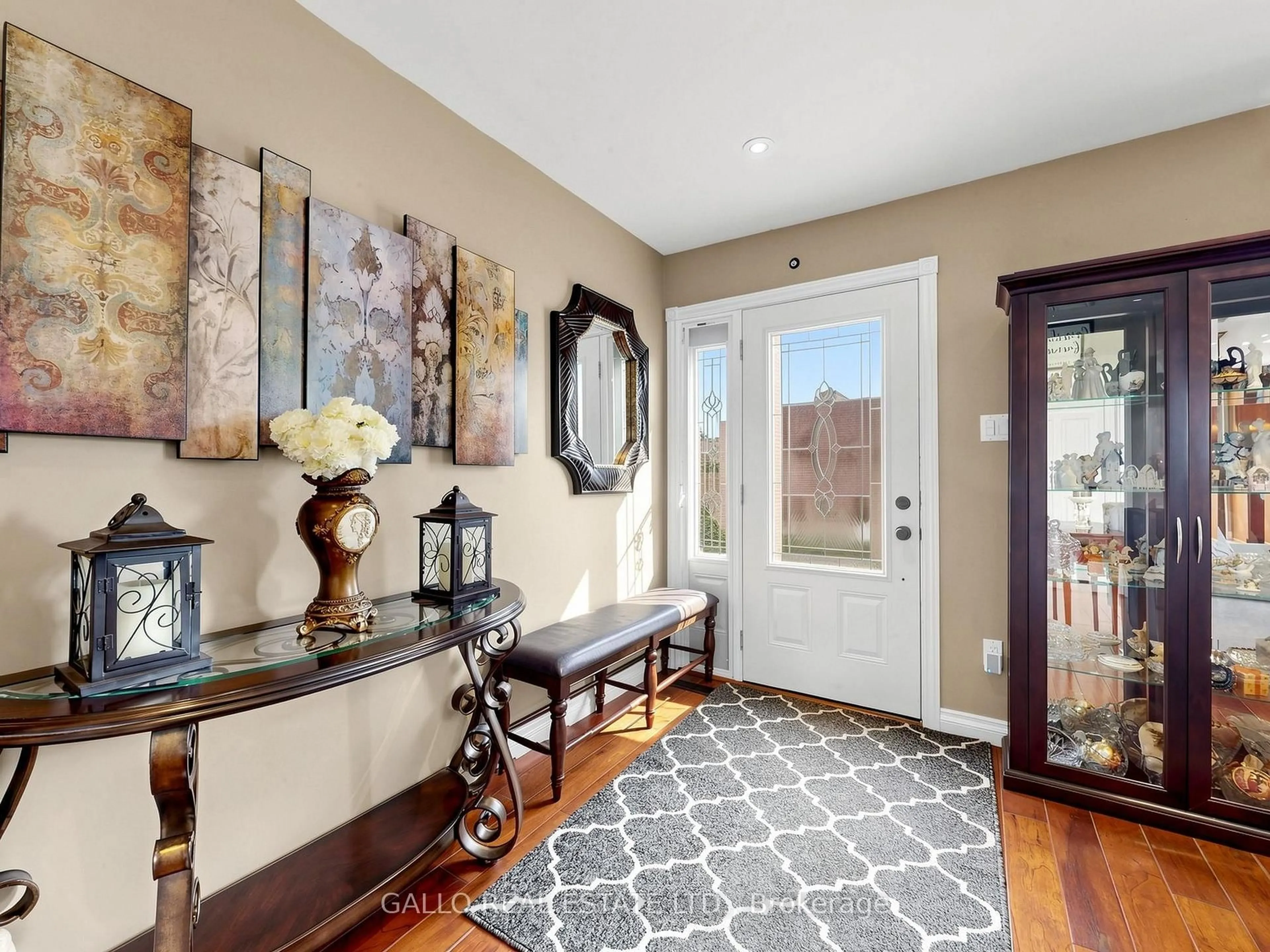 Indoor entryway for 36 Elmvale Blvd, Whitchurch-Stouffville Ontario L4A 2Y3