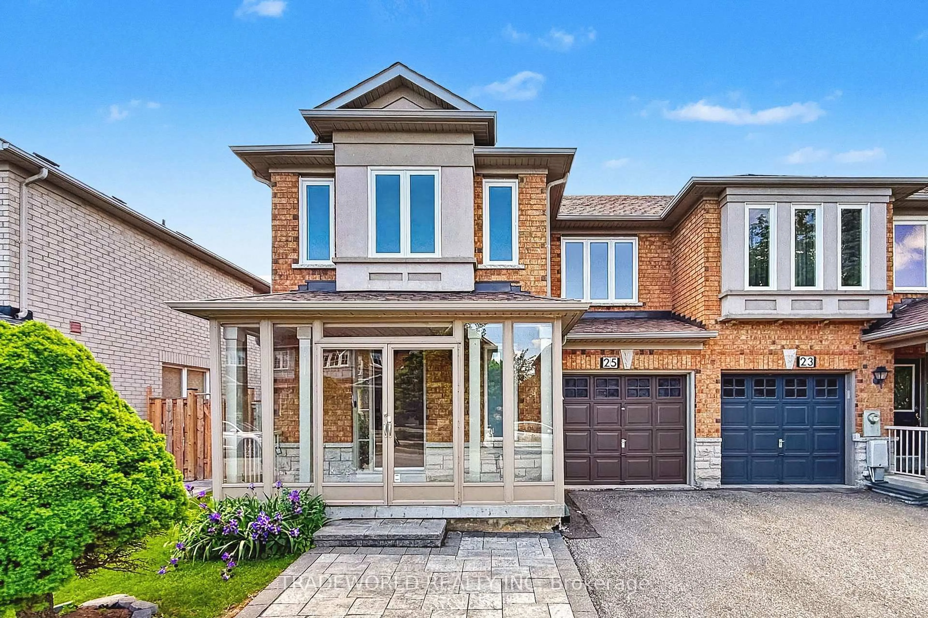 Home with brick exterior material, street for 25 Bassett Ave, Richmond Hill Ontario L4B 4J9
