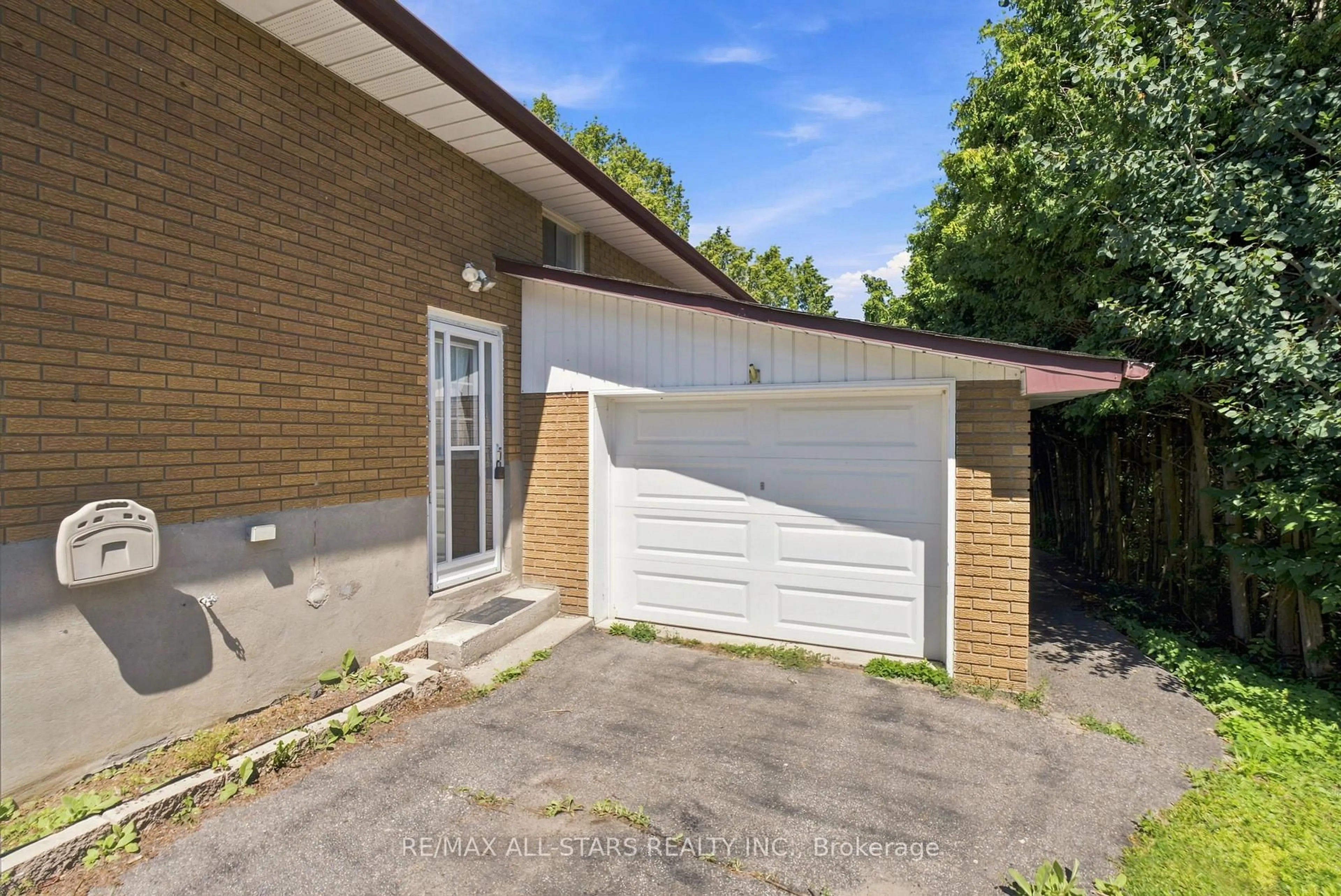 Unknown for 85 Reach St, Uxbridge Ontario L9P 1K4