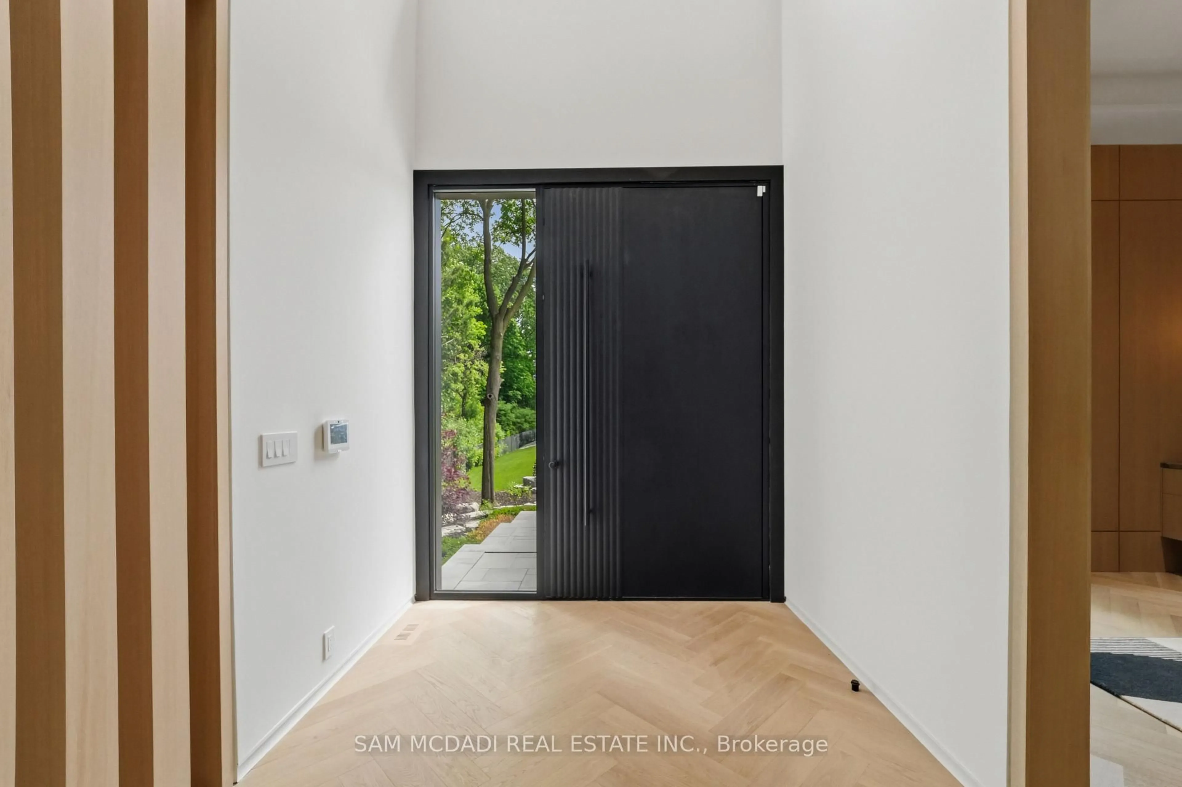 Indoor entryway for 10 Peter Morse Way, Vaughan Ontario L4J 1Z8