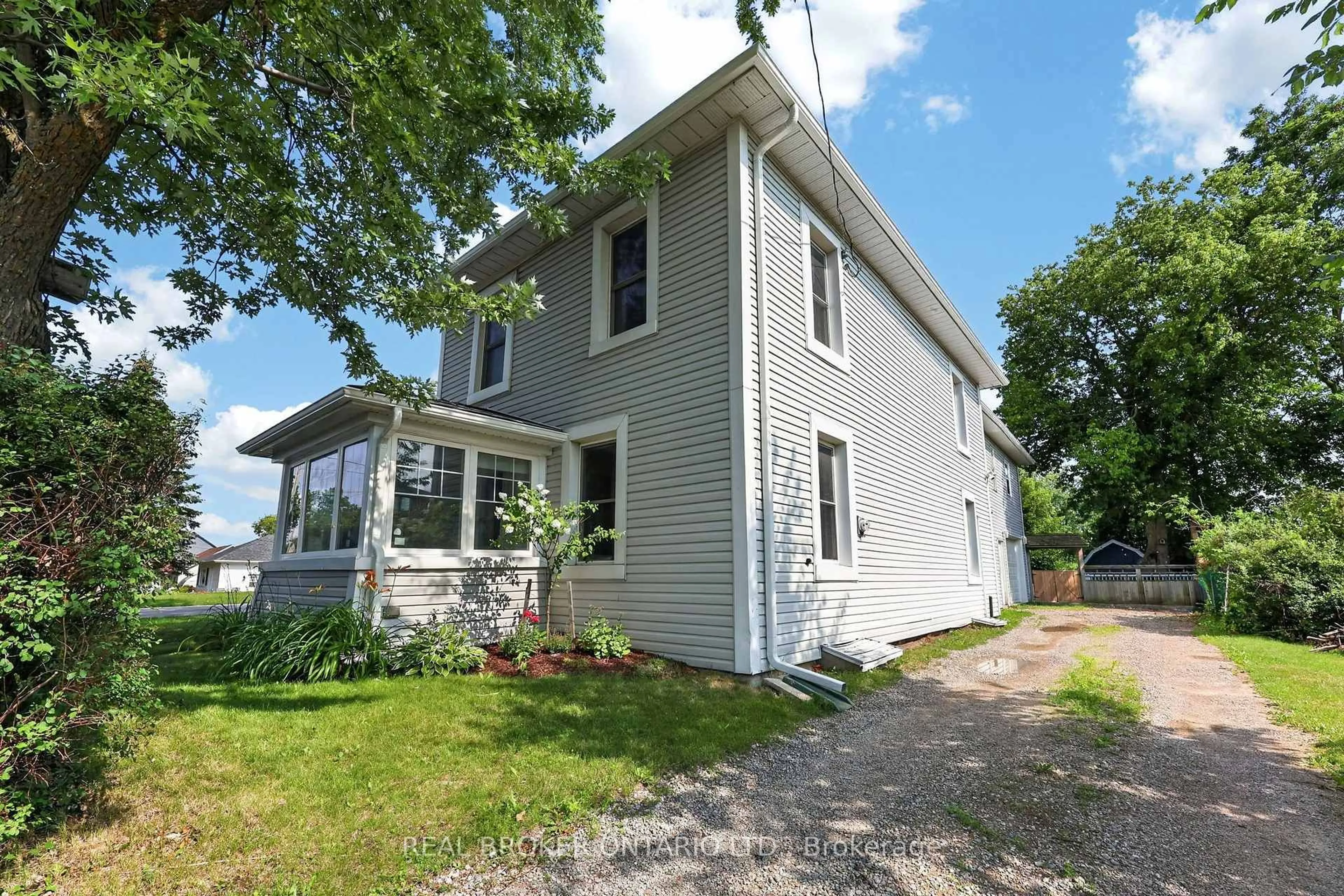 Home with vinyl exterior material, street for 5631 Mount Albert Rd, East Gwillimbury Ontario L0G 1M0