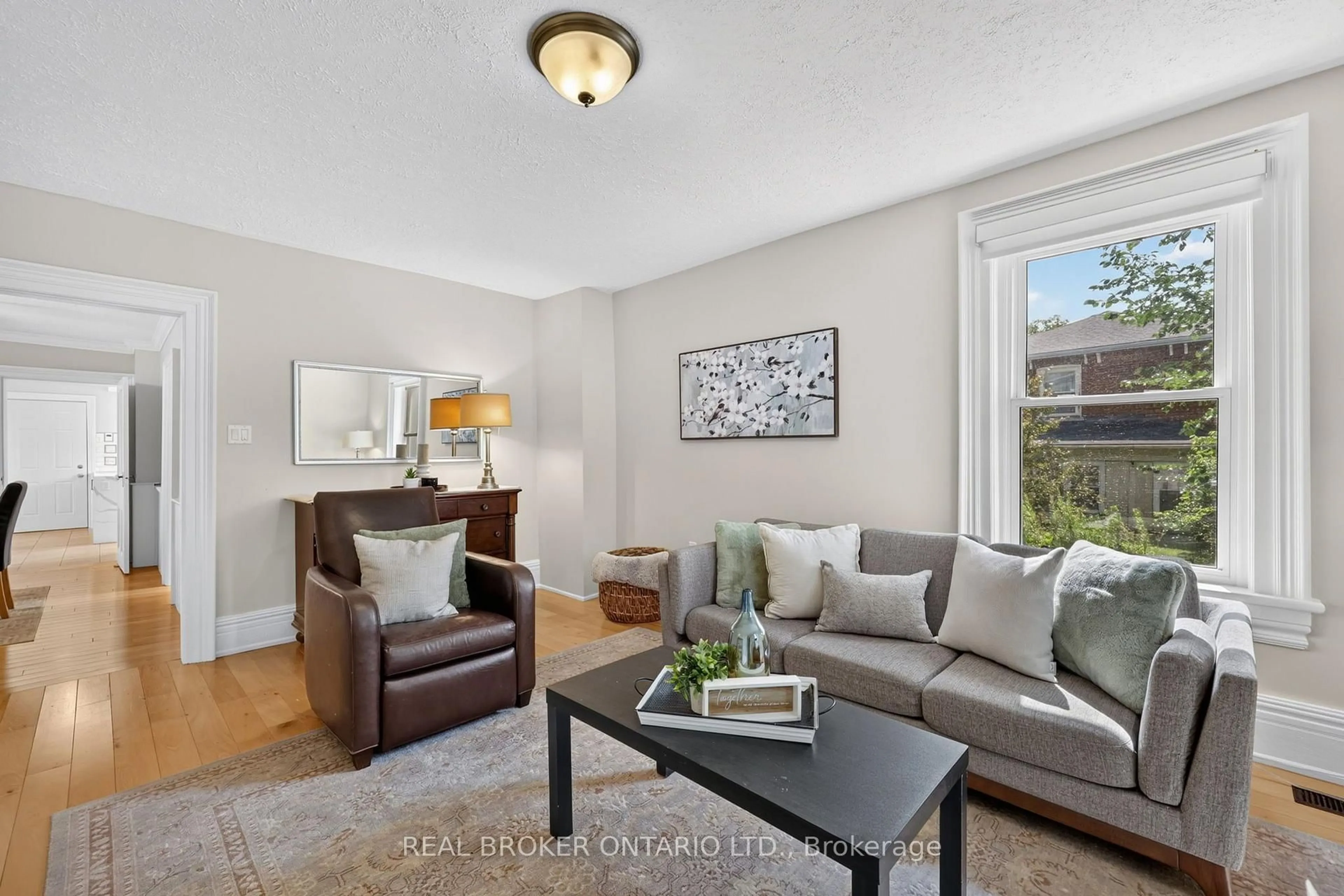 Living room with furniture, unknown for 5631 Mount Albert Rd, East Gwillimbury Ontario L0G 1M0