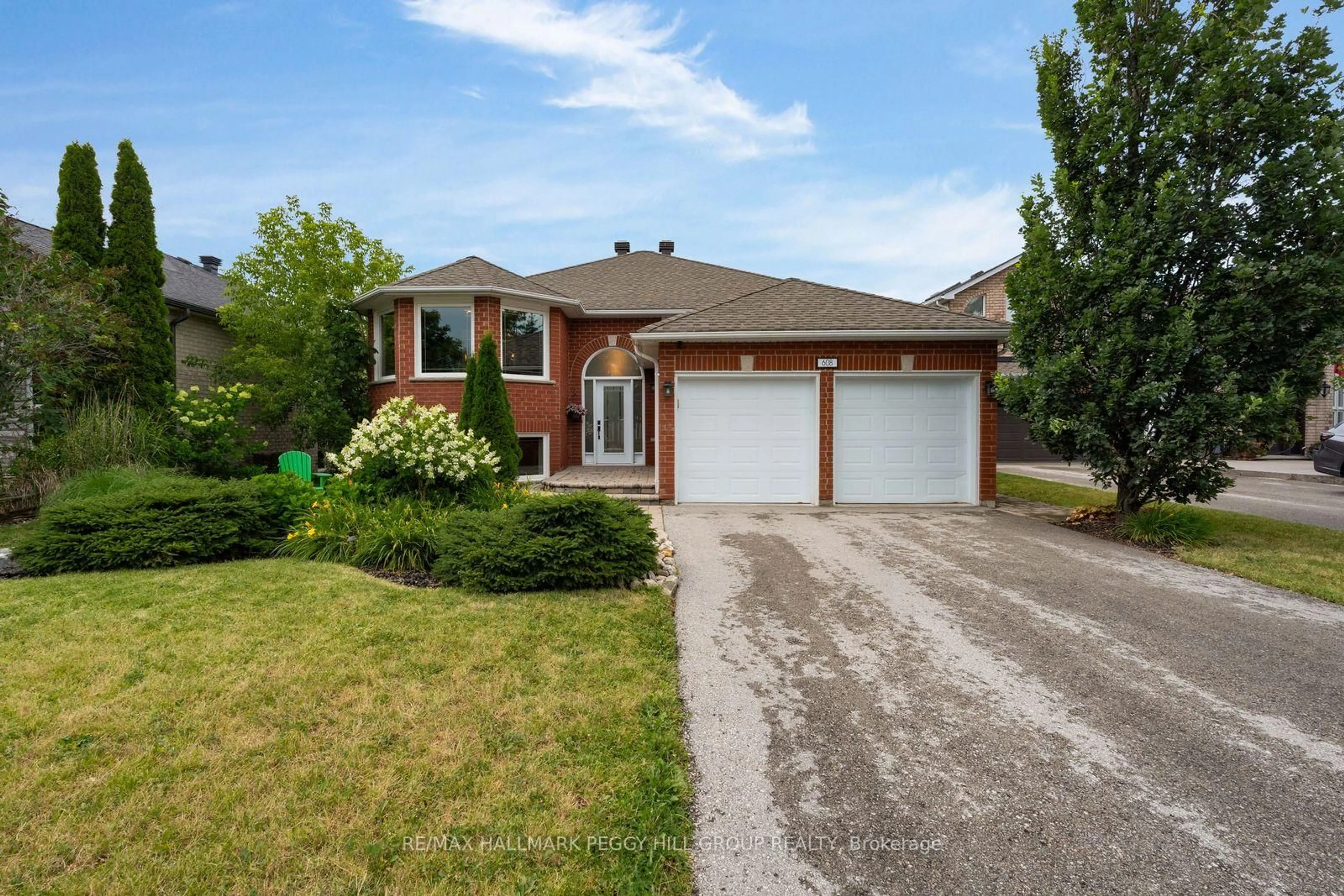 Home with brick exterior material, street for 608 Glen Cedar Cres, Innisfil Ontario L9S 2J4