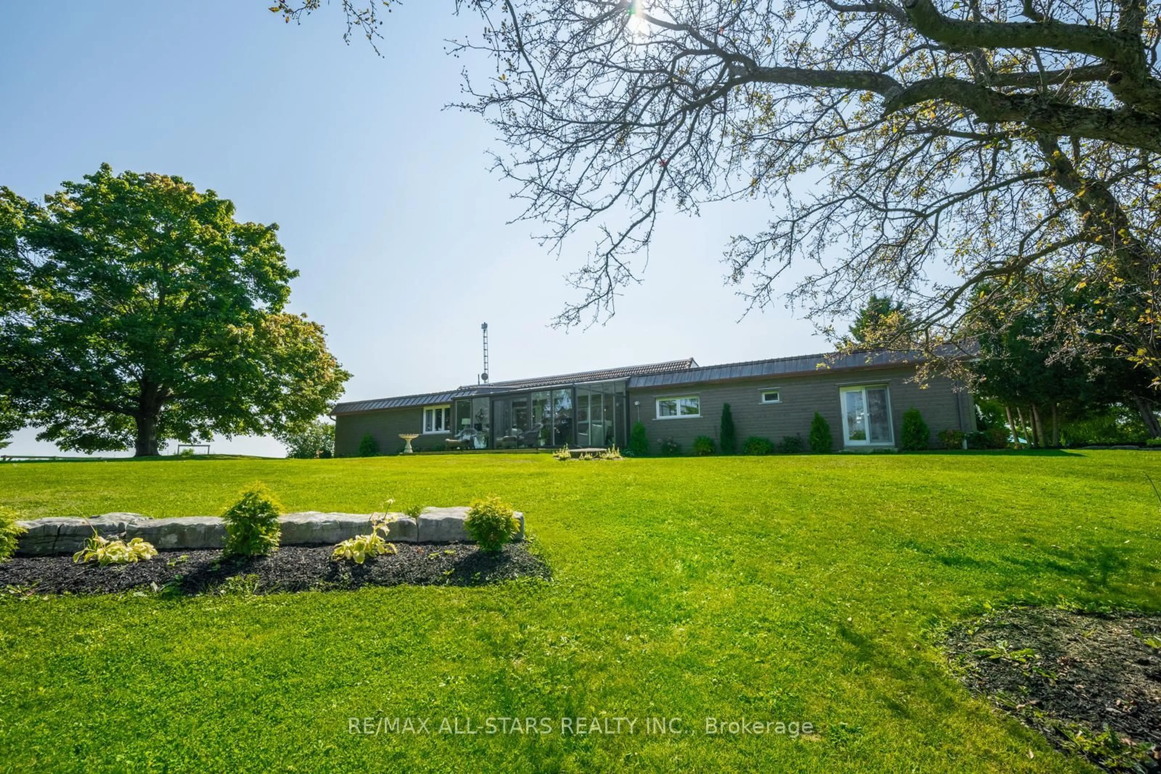 A pic from outside/outdoor area/front of a property/back of a property/a pic from drone, unknown for 1900 Concession 4 Rd, Uxbridge Ontario L0C 1A0