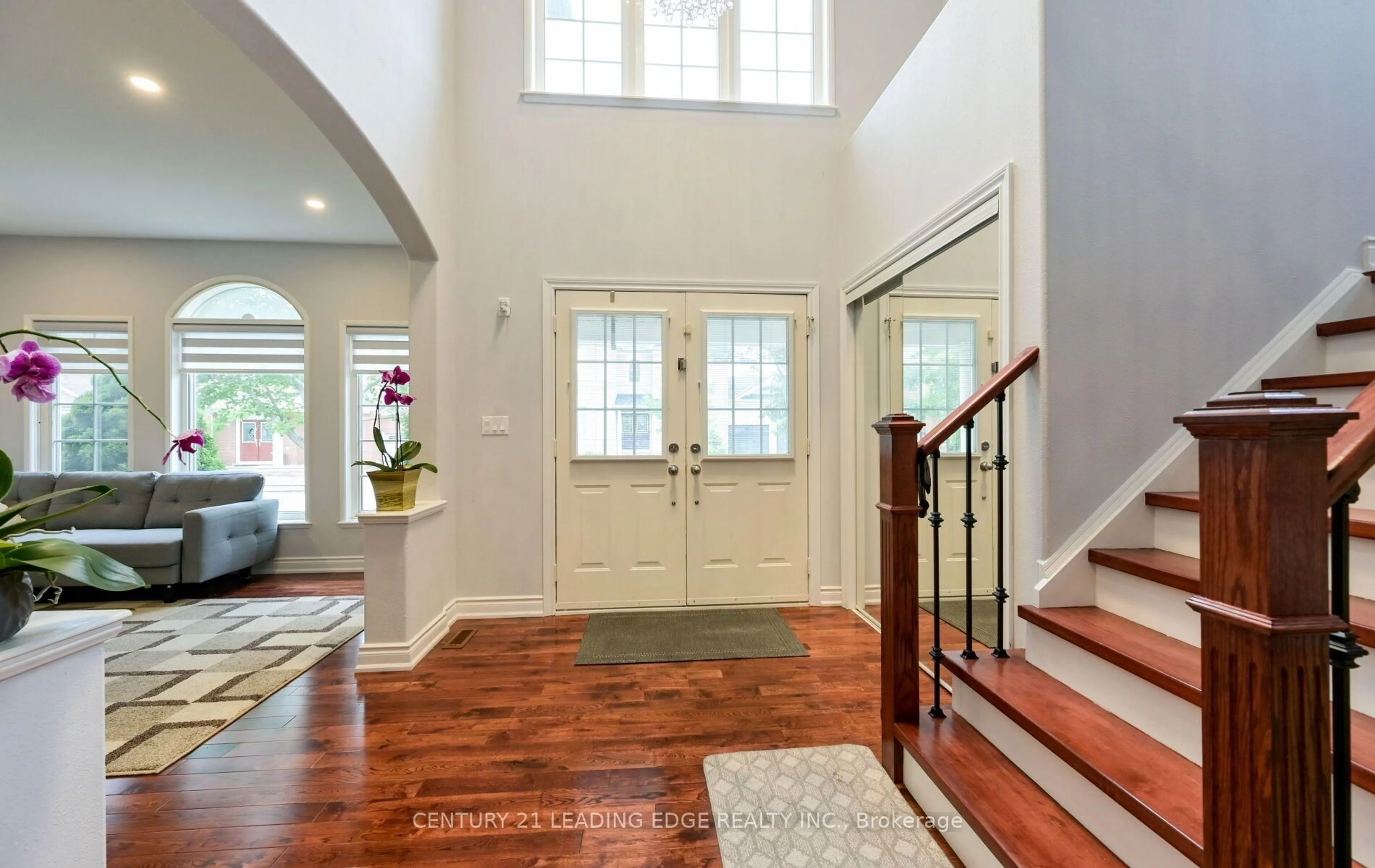 Indoor entryway for 37 Drawbridge Dr, Markham Ontario L6C 2B4