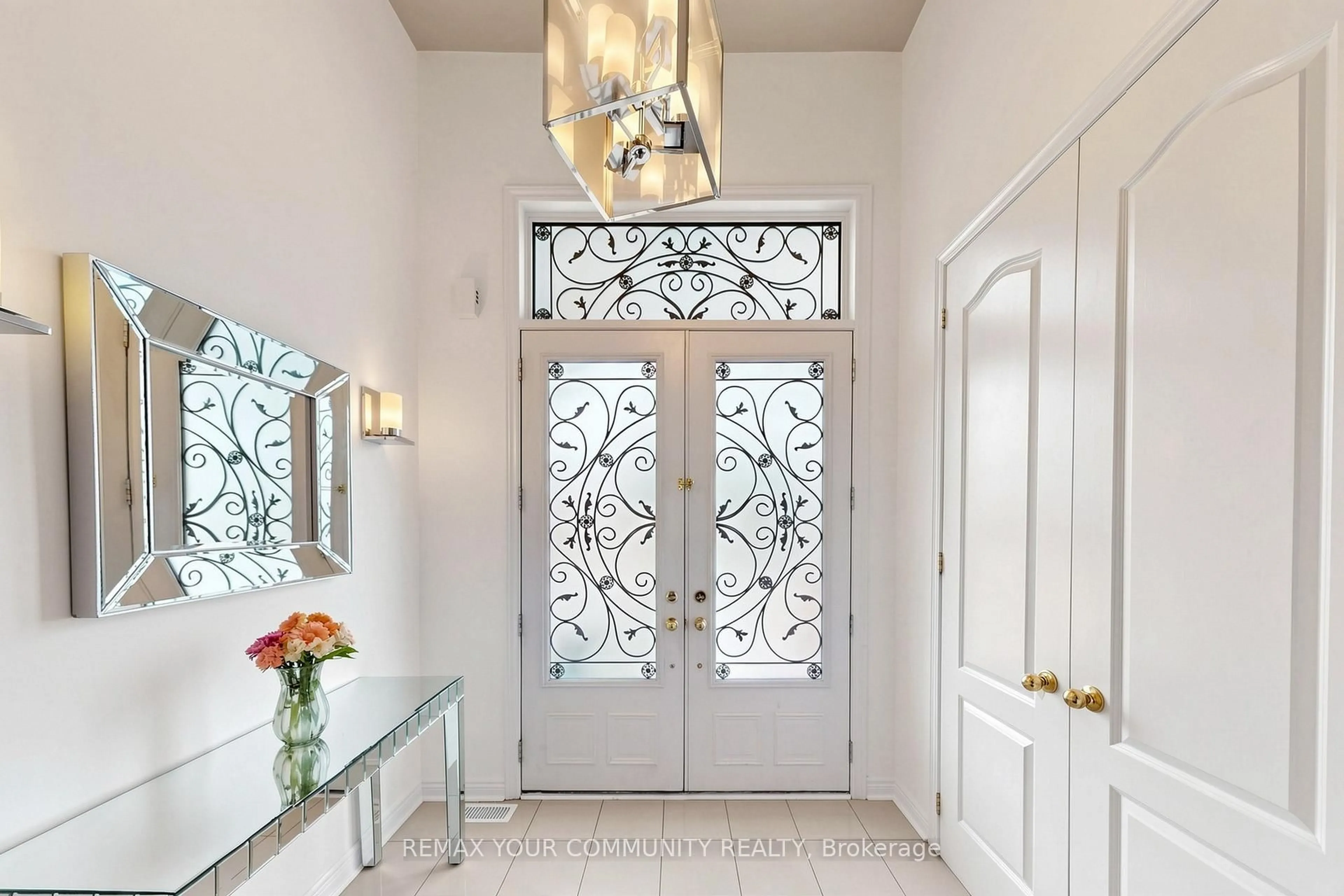 Indoor entryway for 67 SAND VALLEY St, Vaughan Ontario L6A 0R9