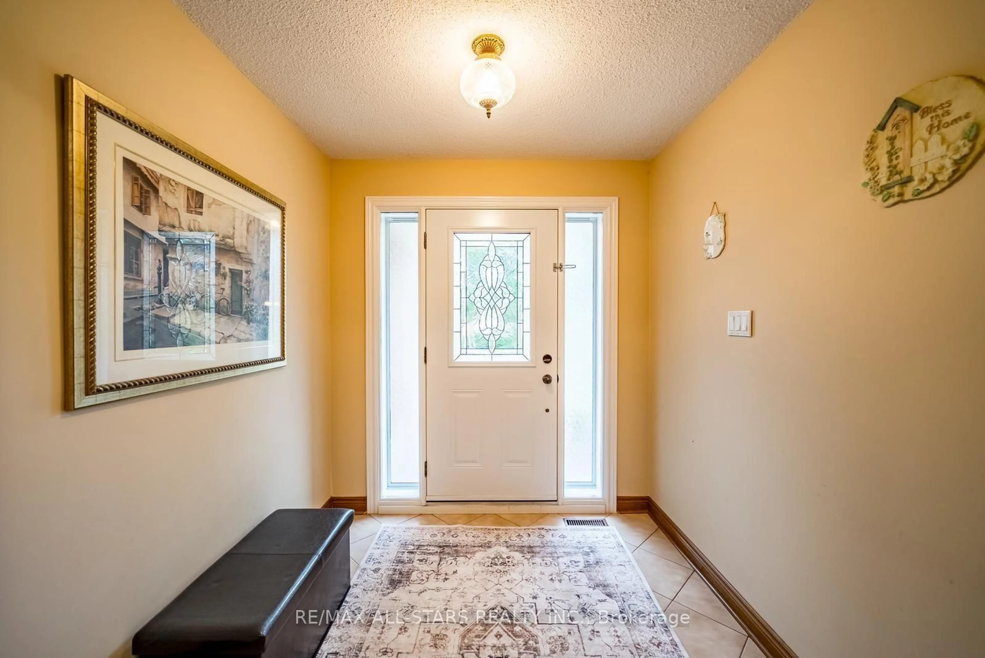 Indoor entryway for 112 Jimston Dr, Markham Ontario L3R 6R1