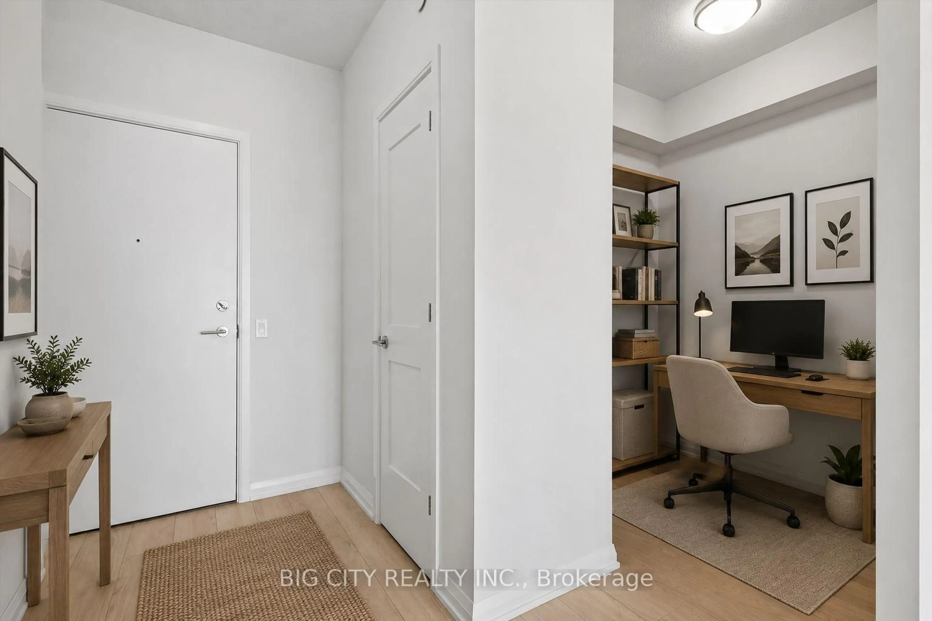 Indoor entryway for 7895 Jane St #3211, Vaughan Ontario L4K 2M7