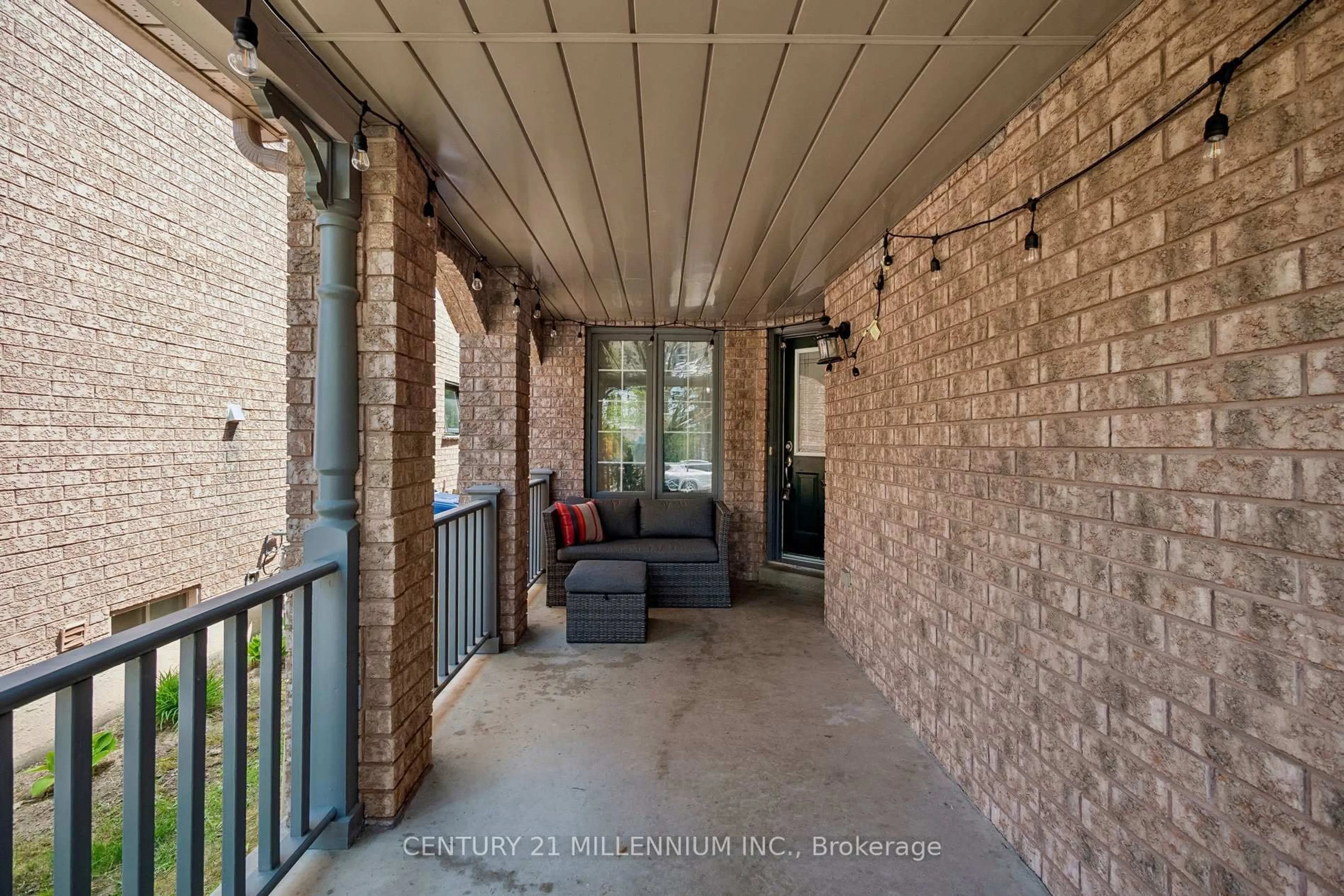 Unknown for 116 Woodroof Cres, Aurora Ontario L4G 7H3
