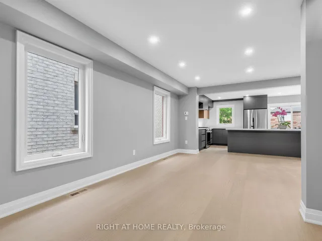 75 Borealis Ave, Aurora 4