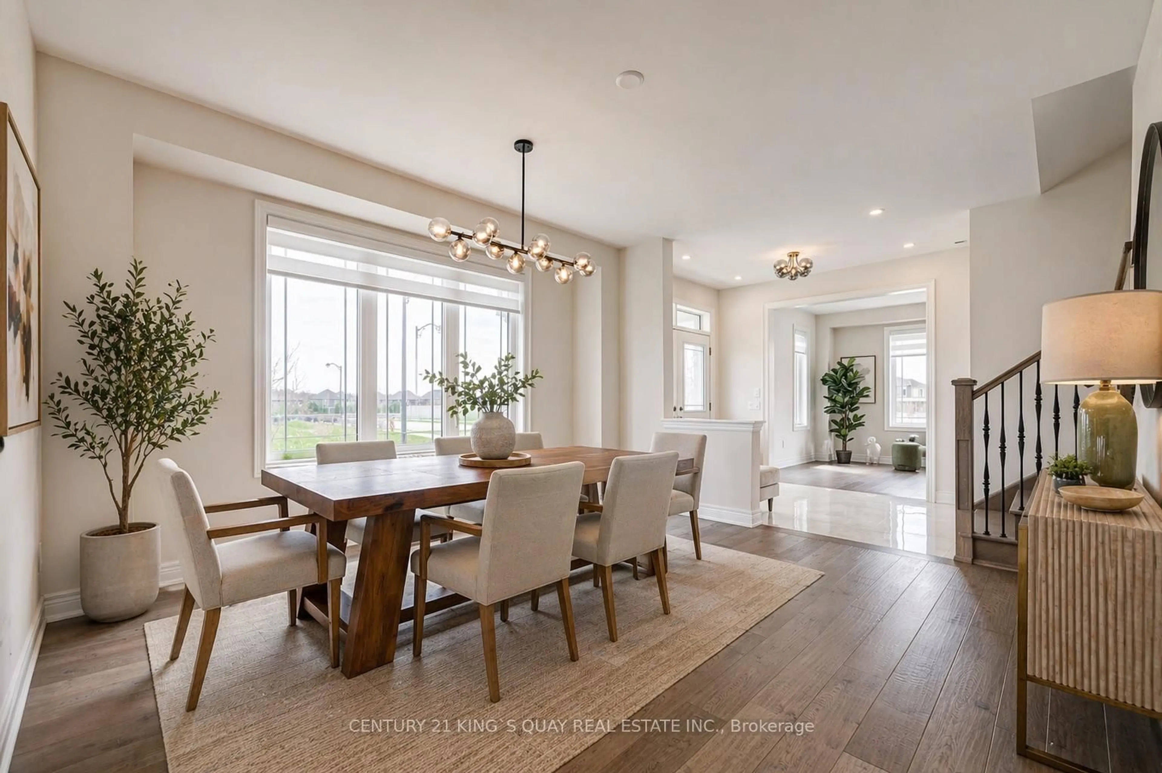 Dining room, unknown for 376 Seaview Hts, East Gwillimbury Ontario L9N 0Y5