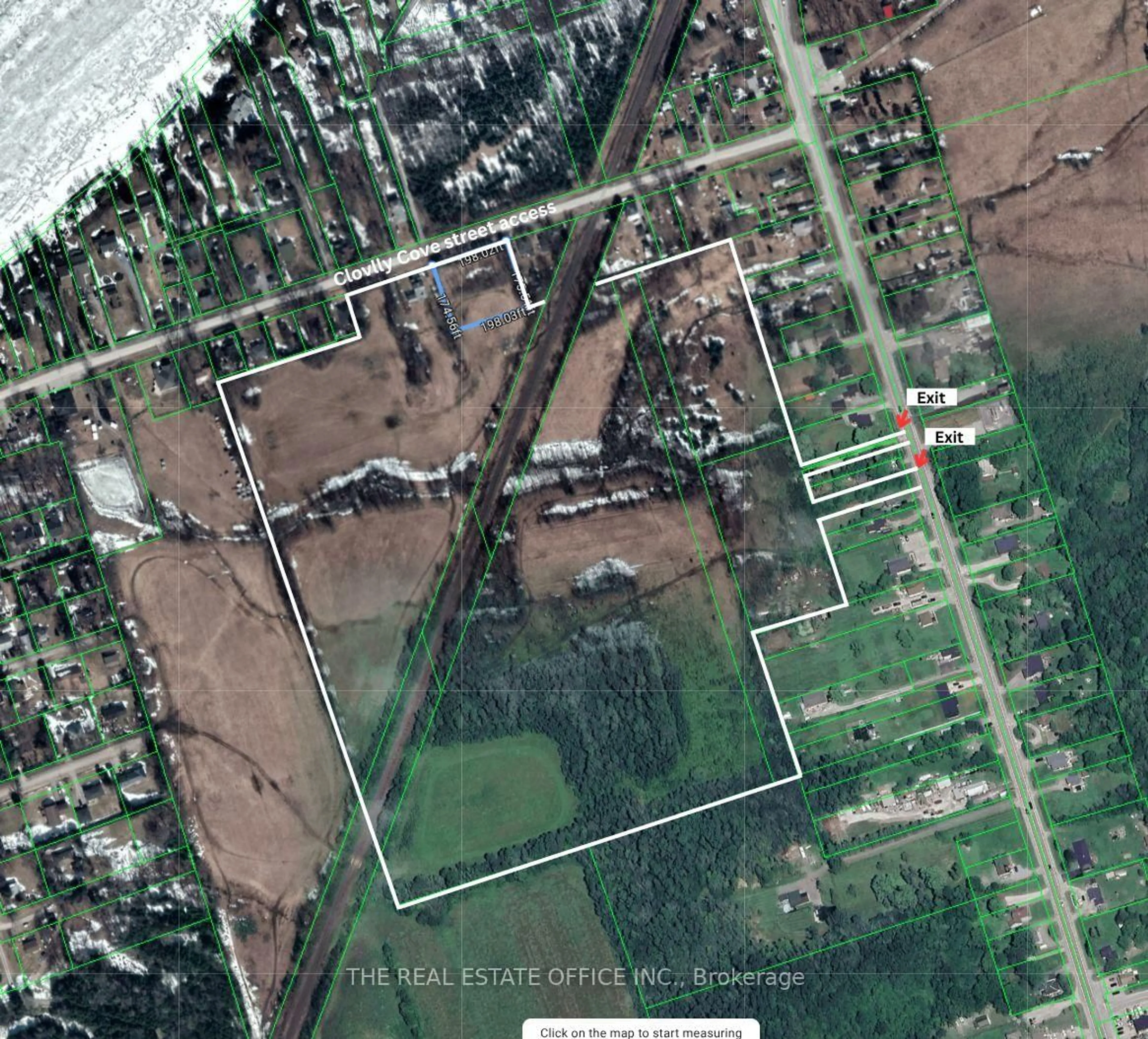 A pic from outside/outdoor area/front of a property/back of a property/a pic from drone, building for 43 Clovelly Cove Rd, Georgina Ontario L0E 1N0