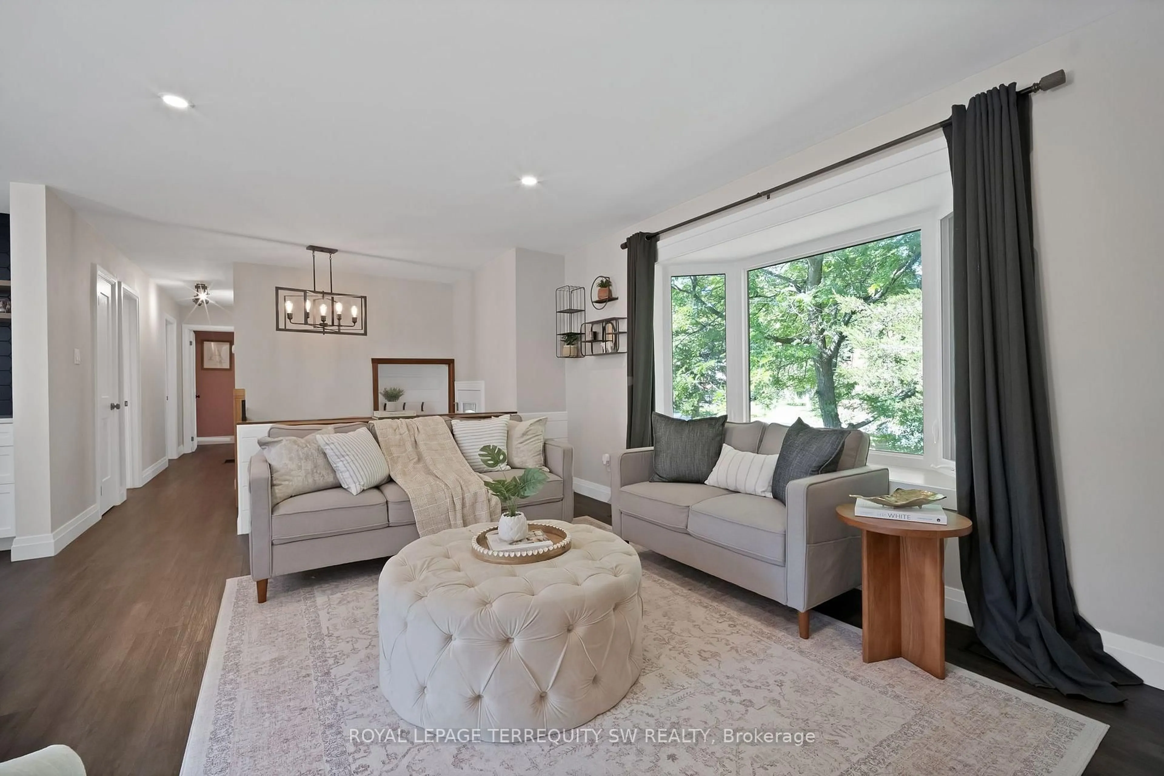 Living room with furniture, unknown for 2249 Willard Ave, Innisfil Ontario L9S 2B8