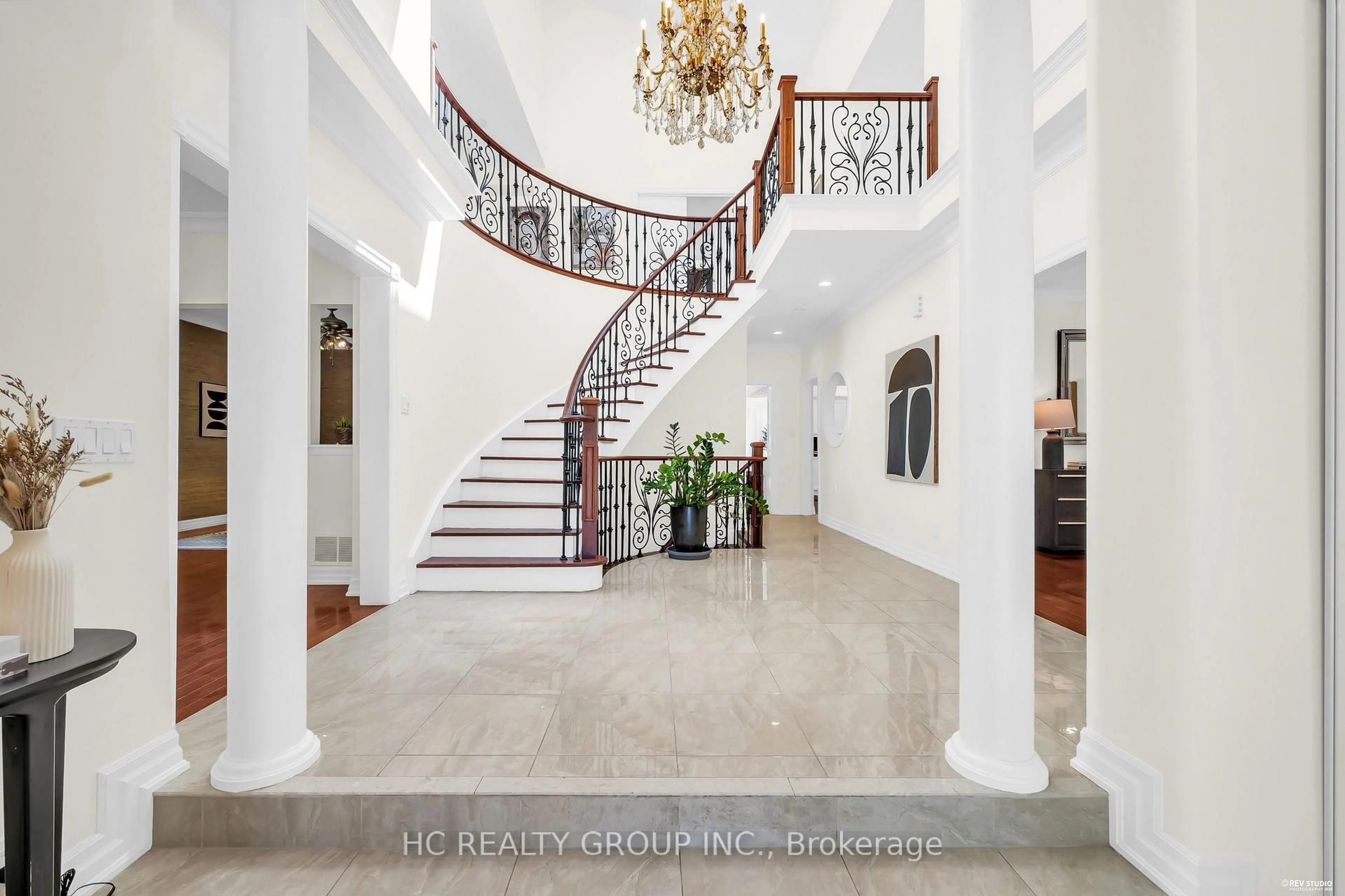 Indoor foyer for 50 Boynton Circ, Markham Ontario L6C 1A8