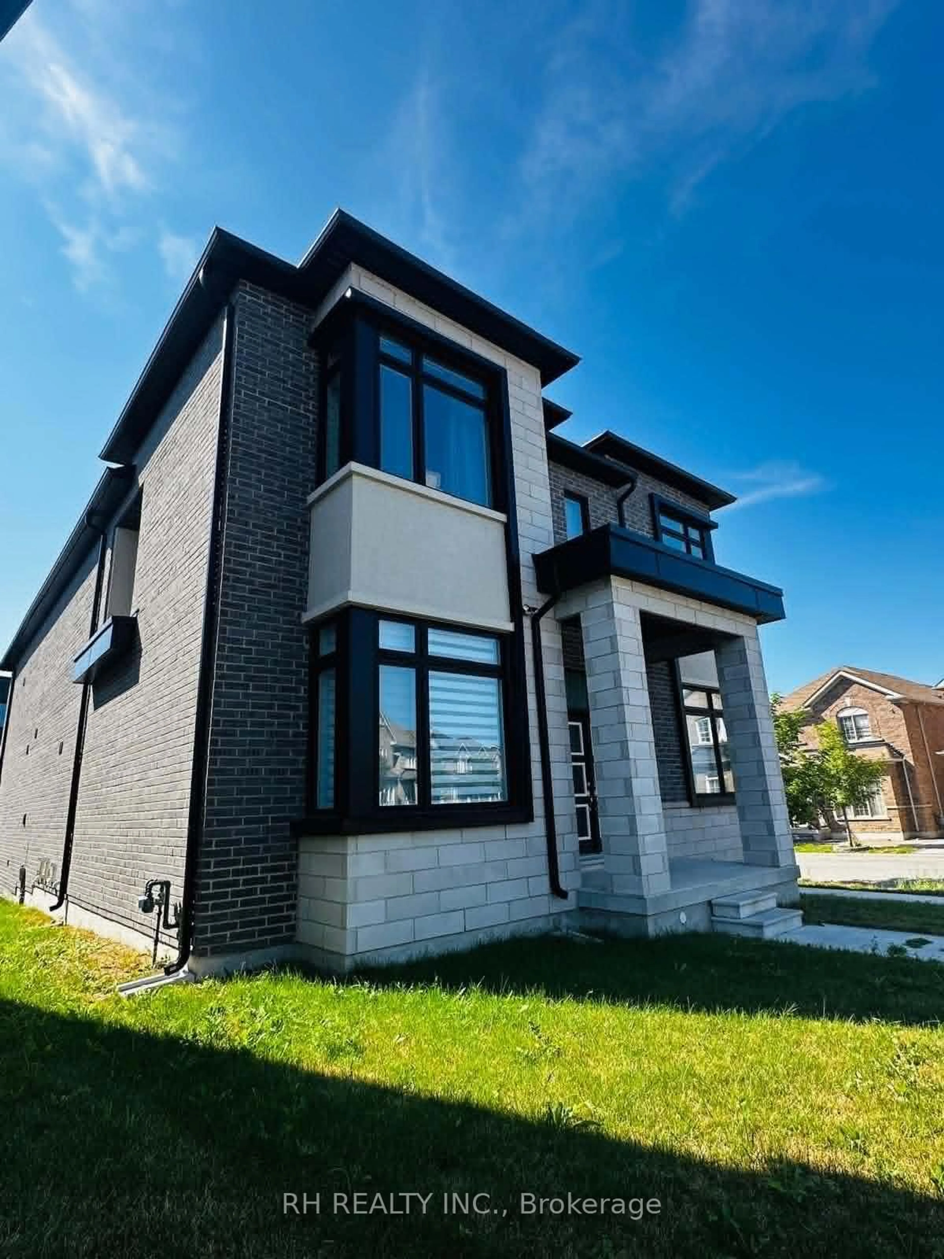 Home with brick exterior material, building for 29 Golden Fern St, Markham Ontario L6B 0V3