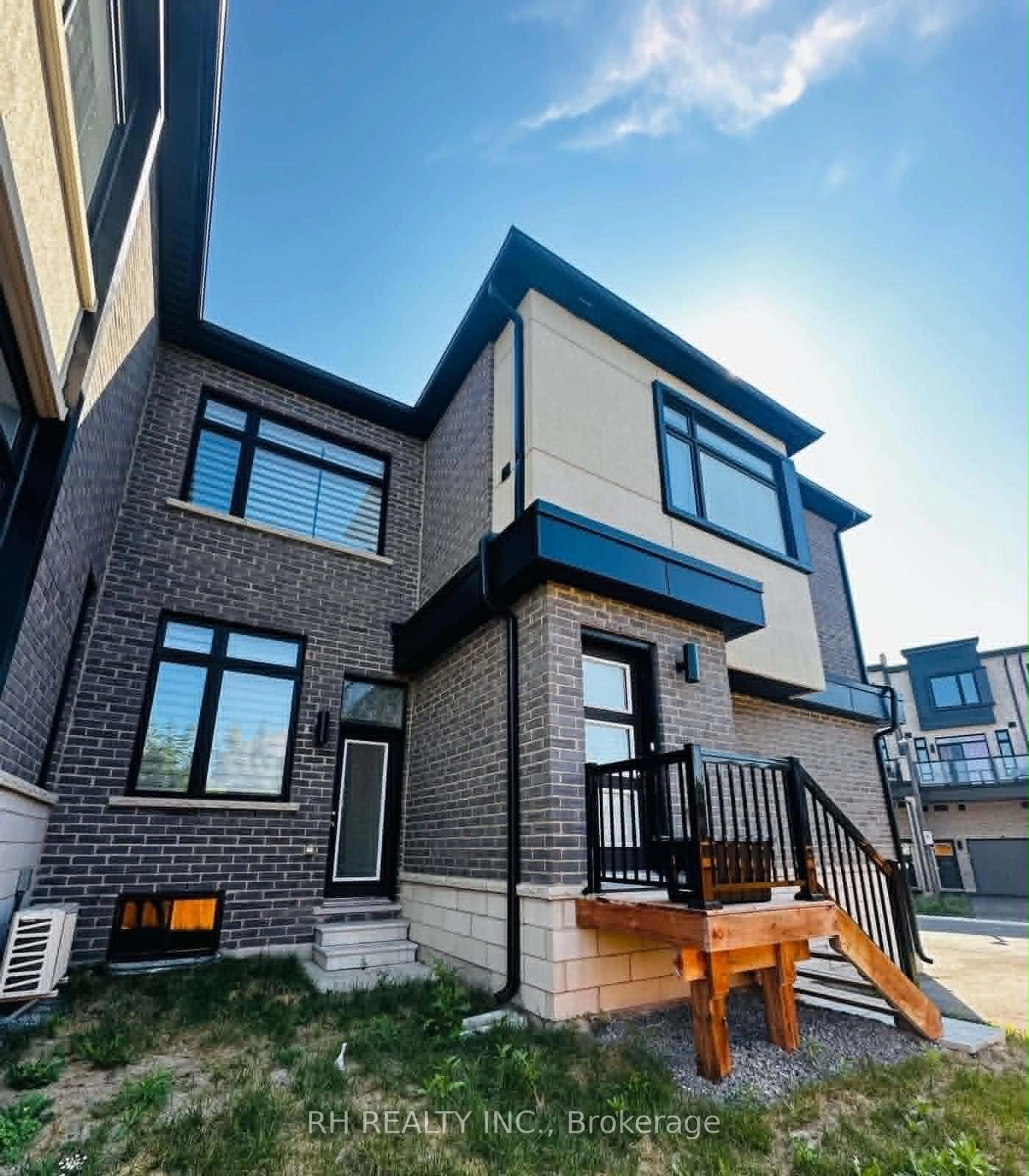 Home with brick exterior material, building for 29 Golden Fern St, Markham Ontario L6B 0V3