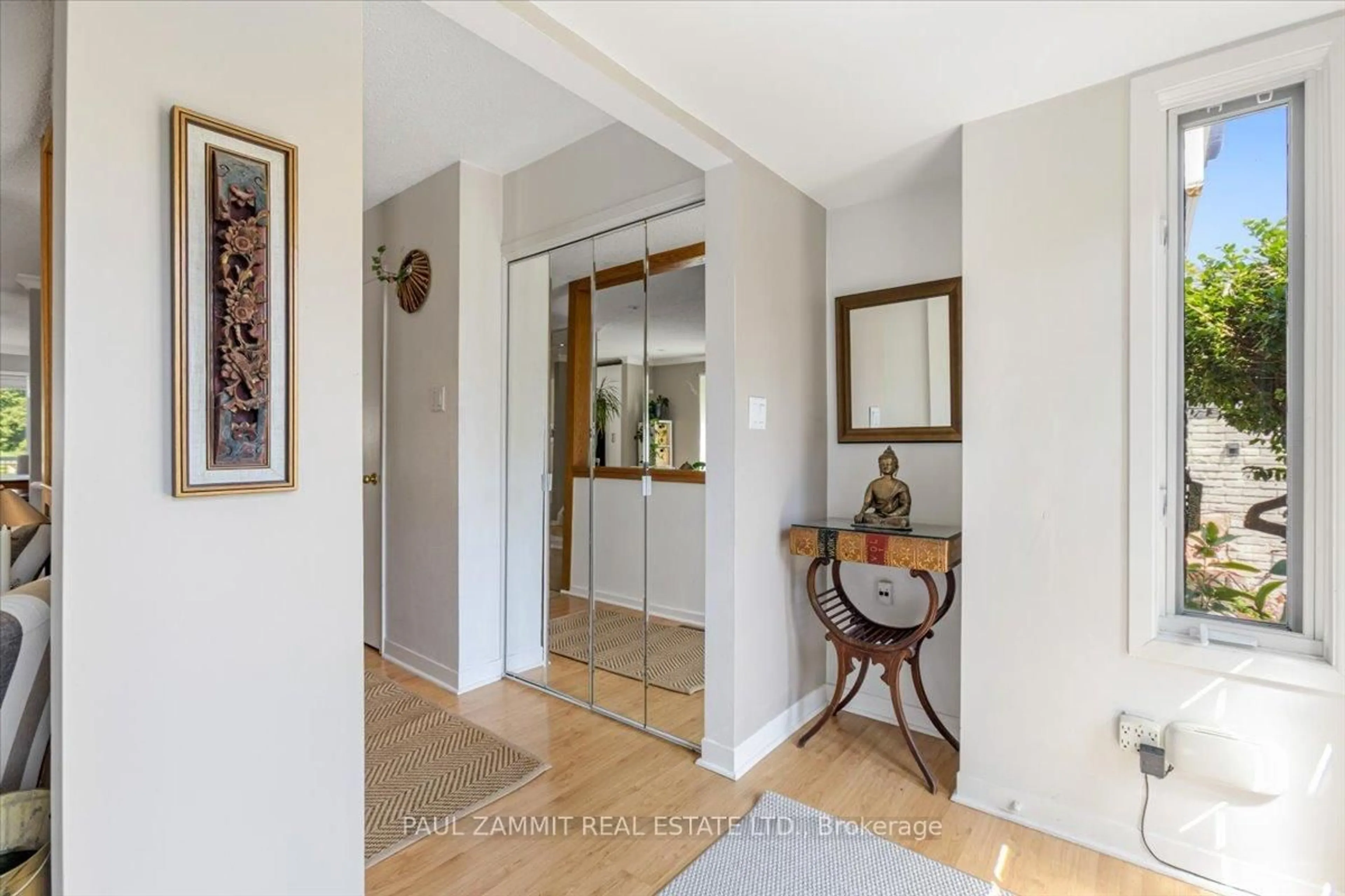 Indoor entryway for 12 Kings College Rd, Markham Ontario L3T 5J6